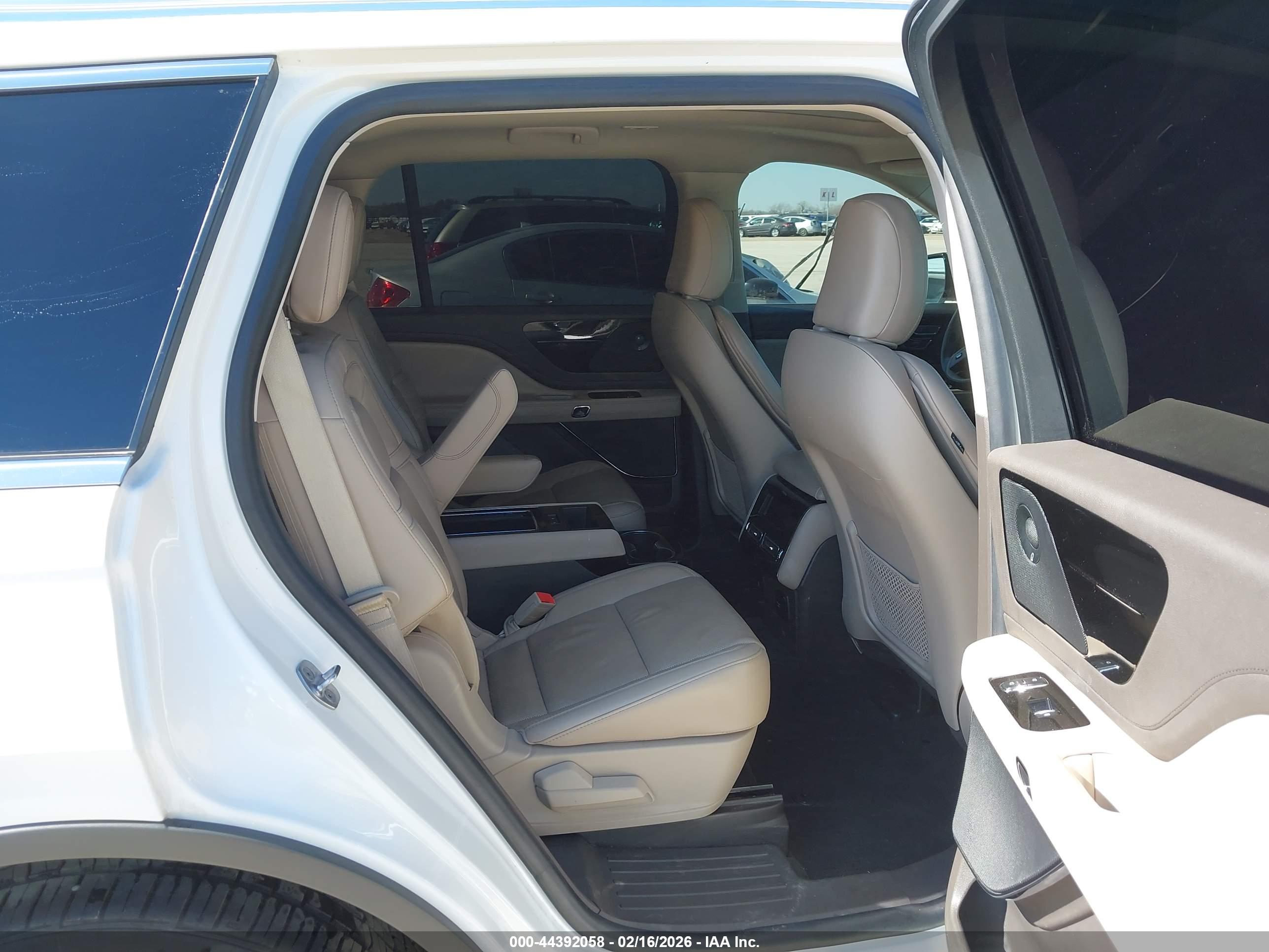 LINCOLN AVIATOR image 8
