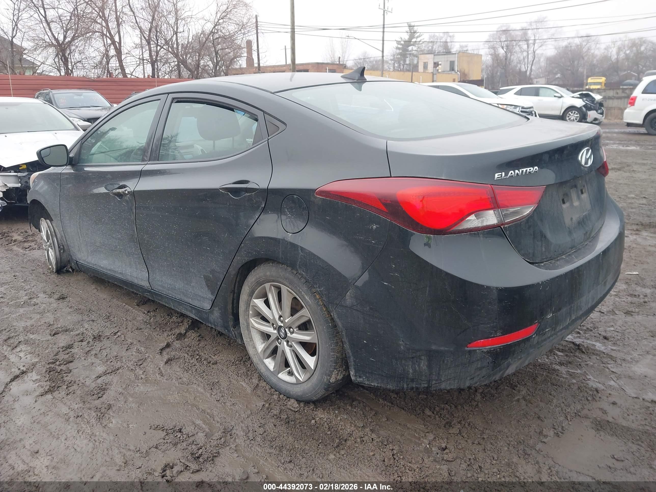 HYUNDAI ELANTRA image 3