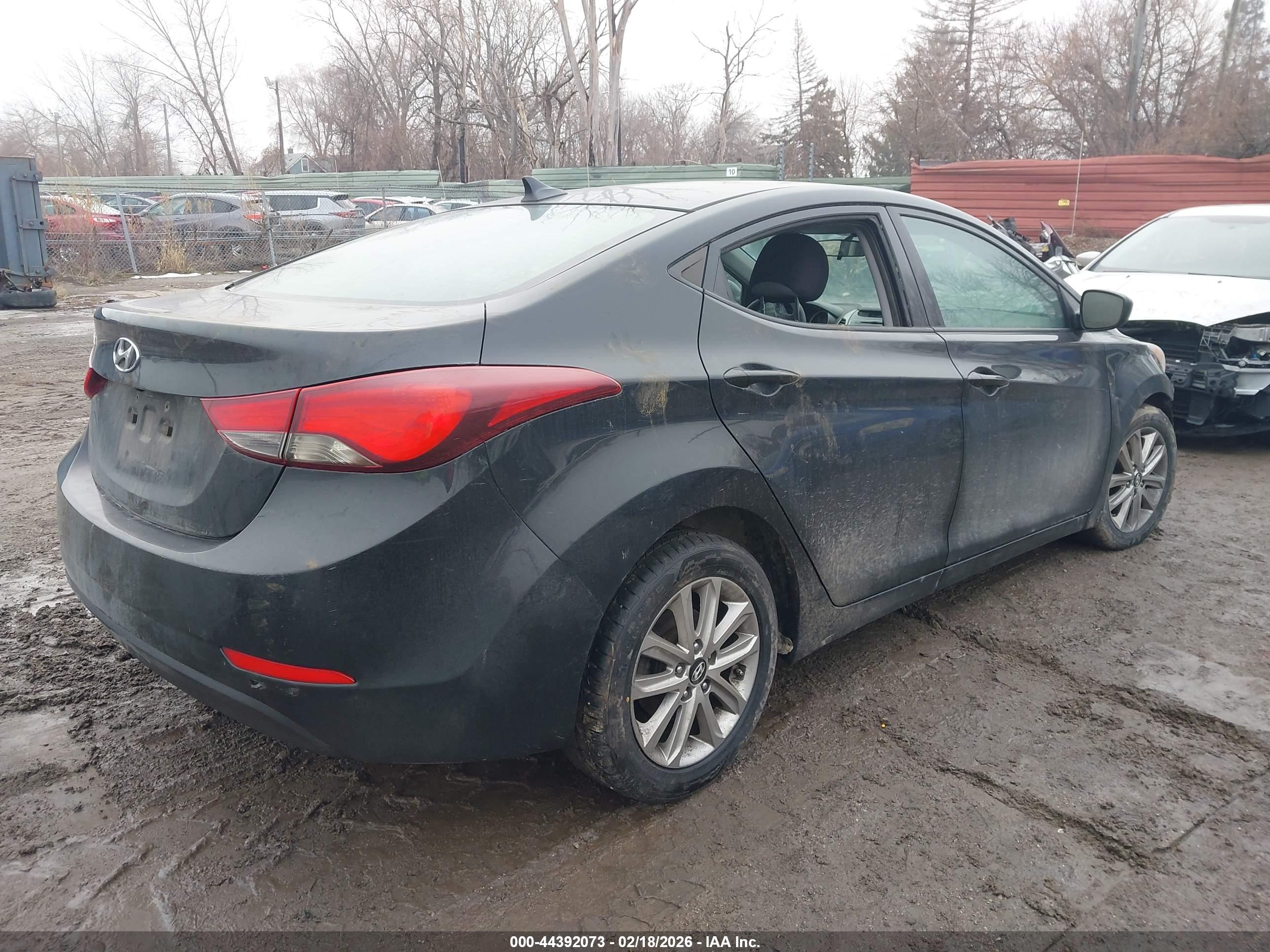 HYUNDAI ELANTRA image 4