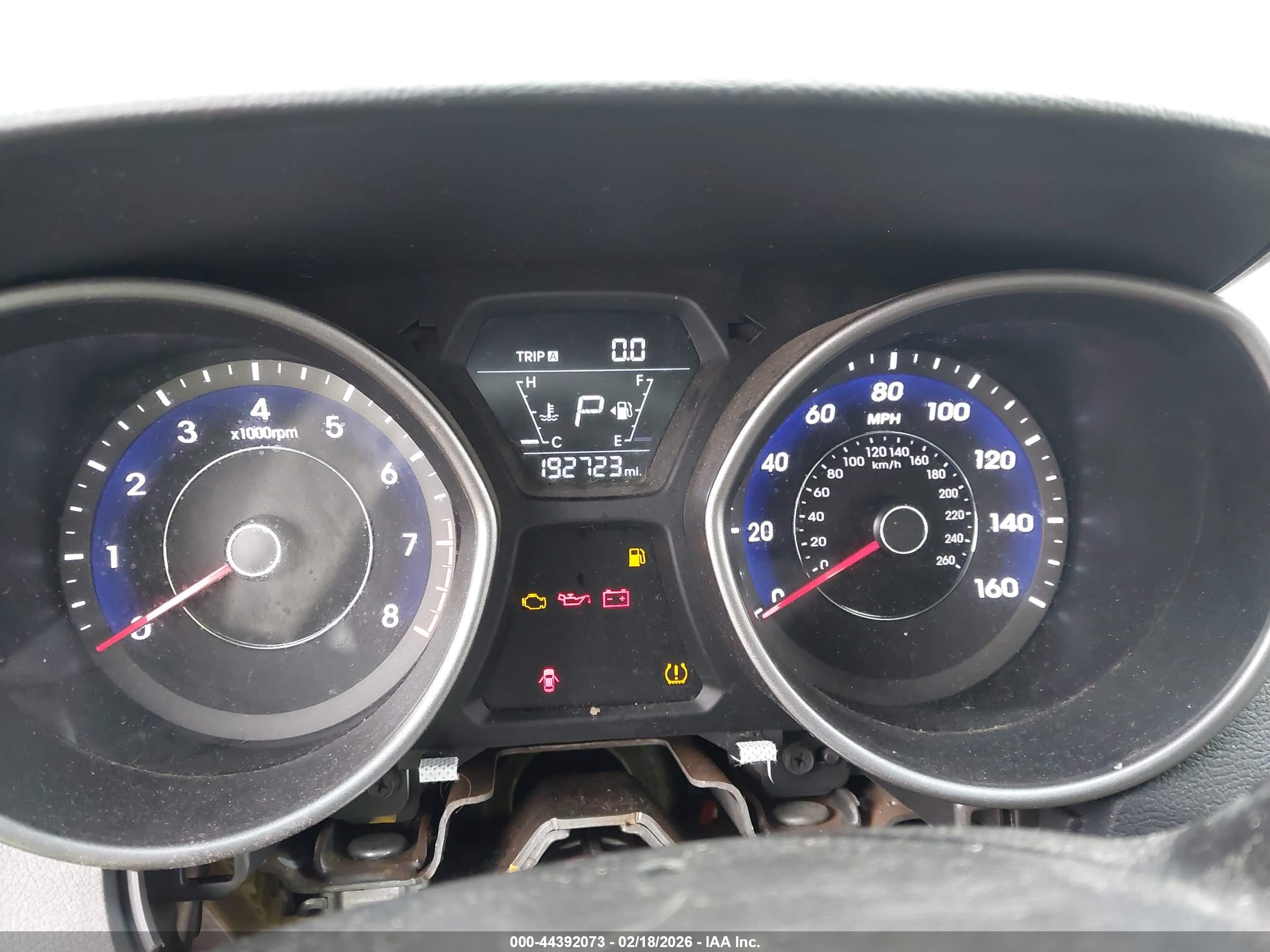 HYUNDAI ELANTRA image 7