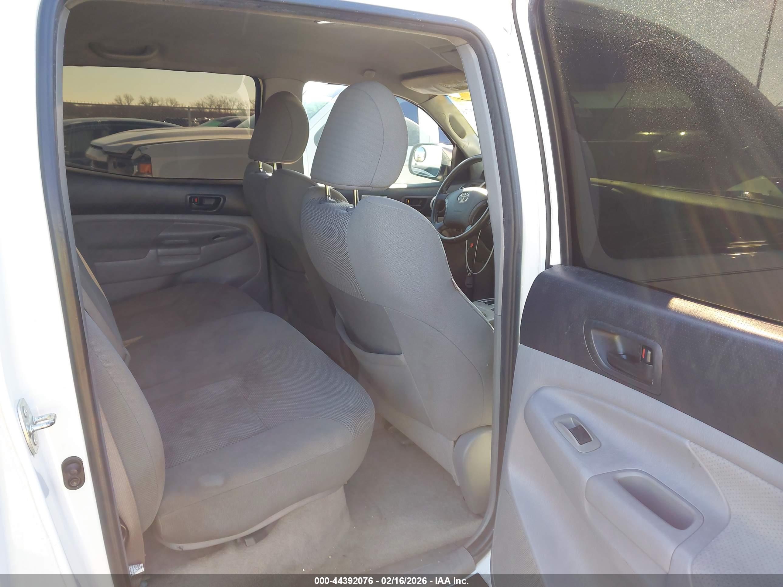 TOYOTA TACOMA image 8