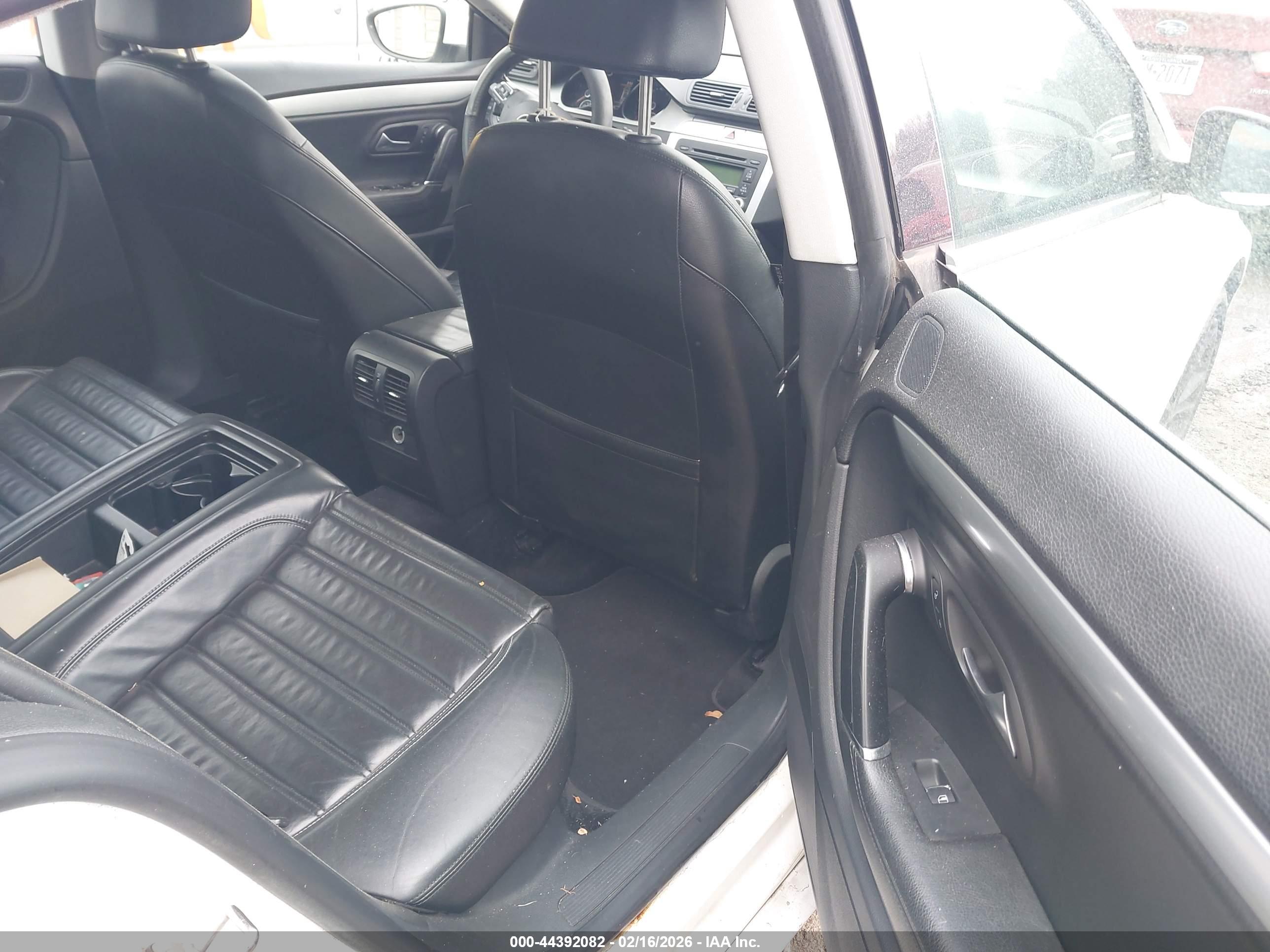 VOLKSWAGEN CC image 8