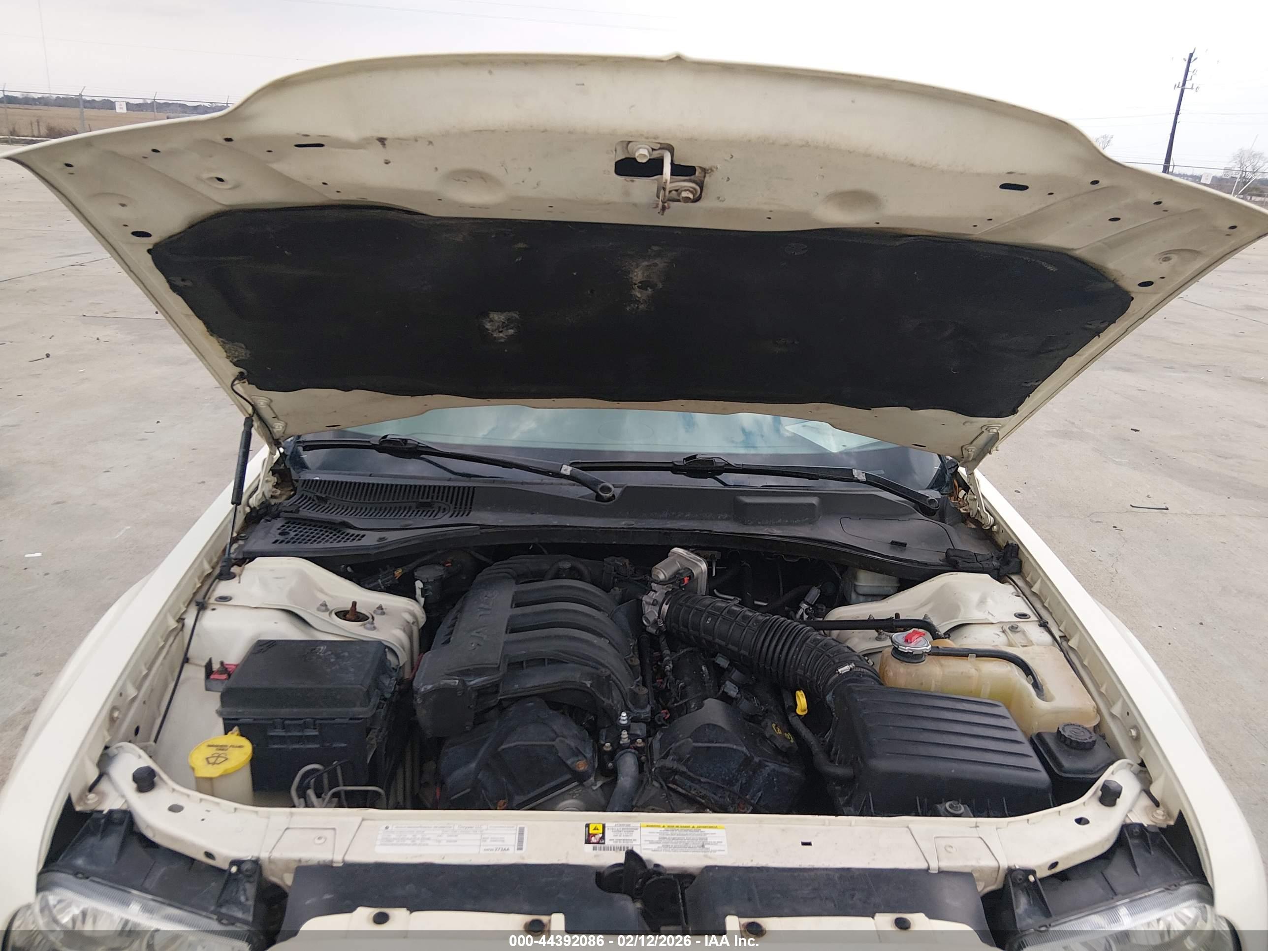 CHRYSLER 300 image 10