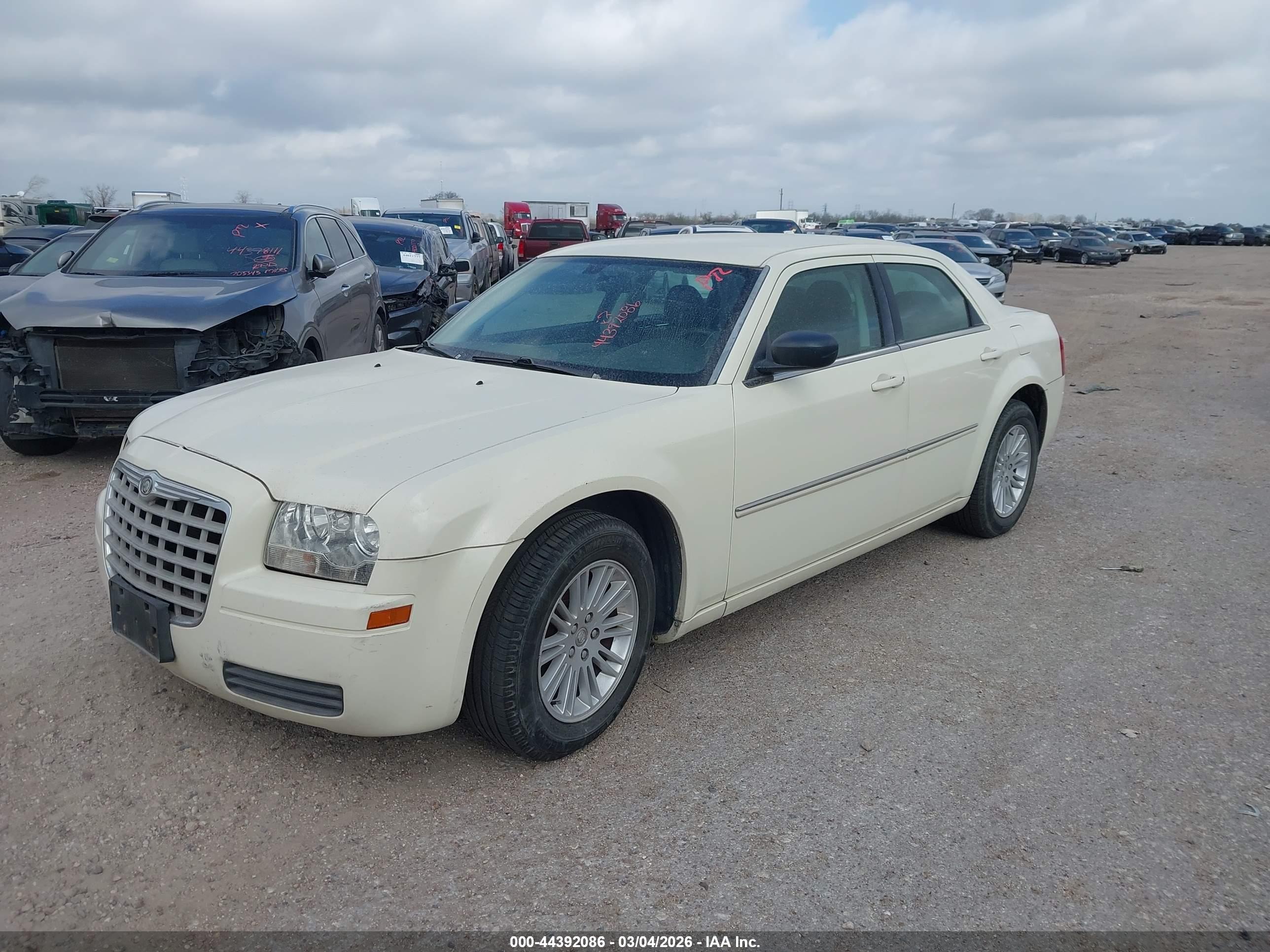 CHRYSLER 300 image 2