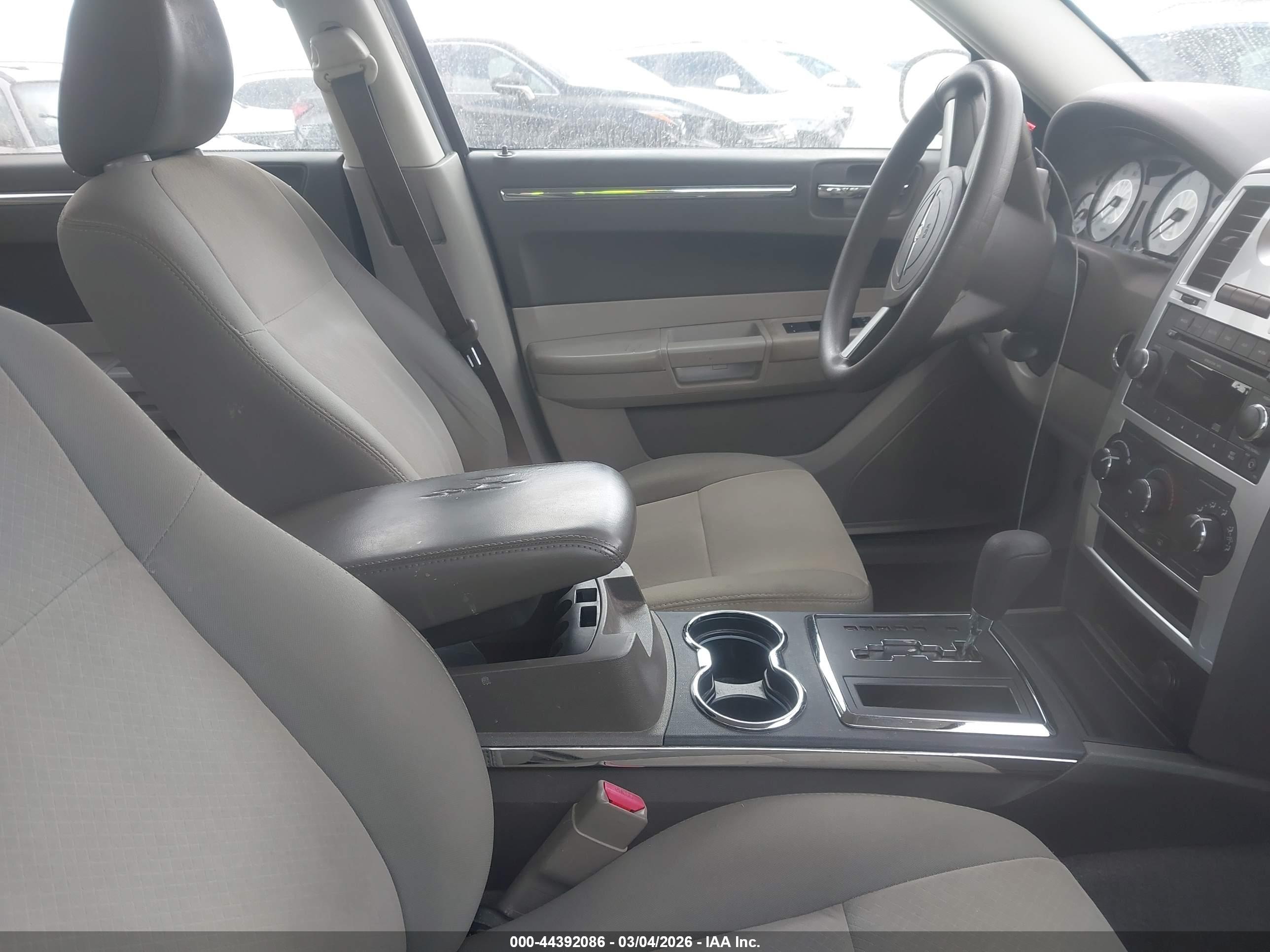 CHRYSLER 300 image 5