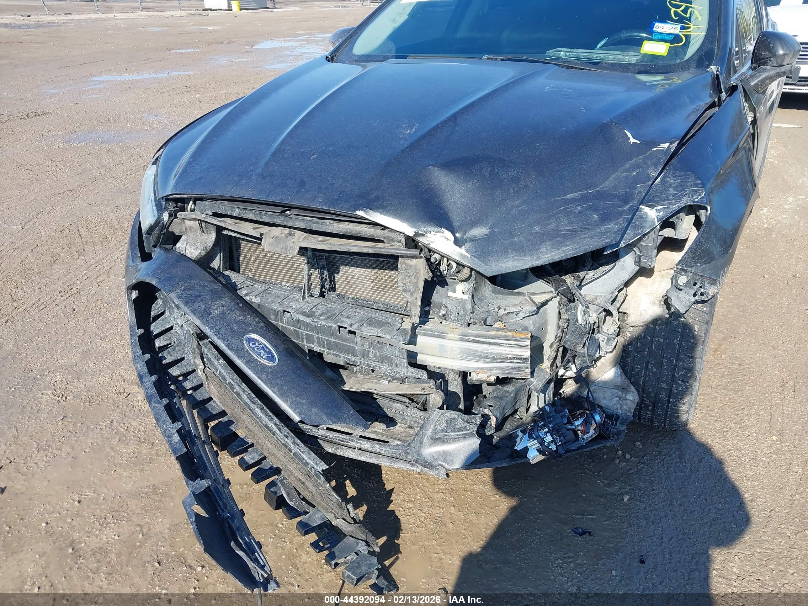 FORD FUSION image 6