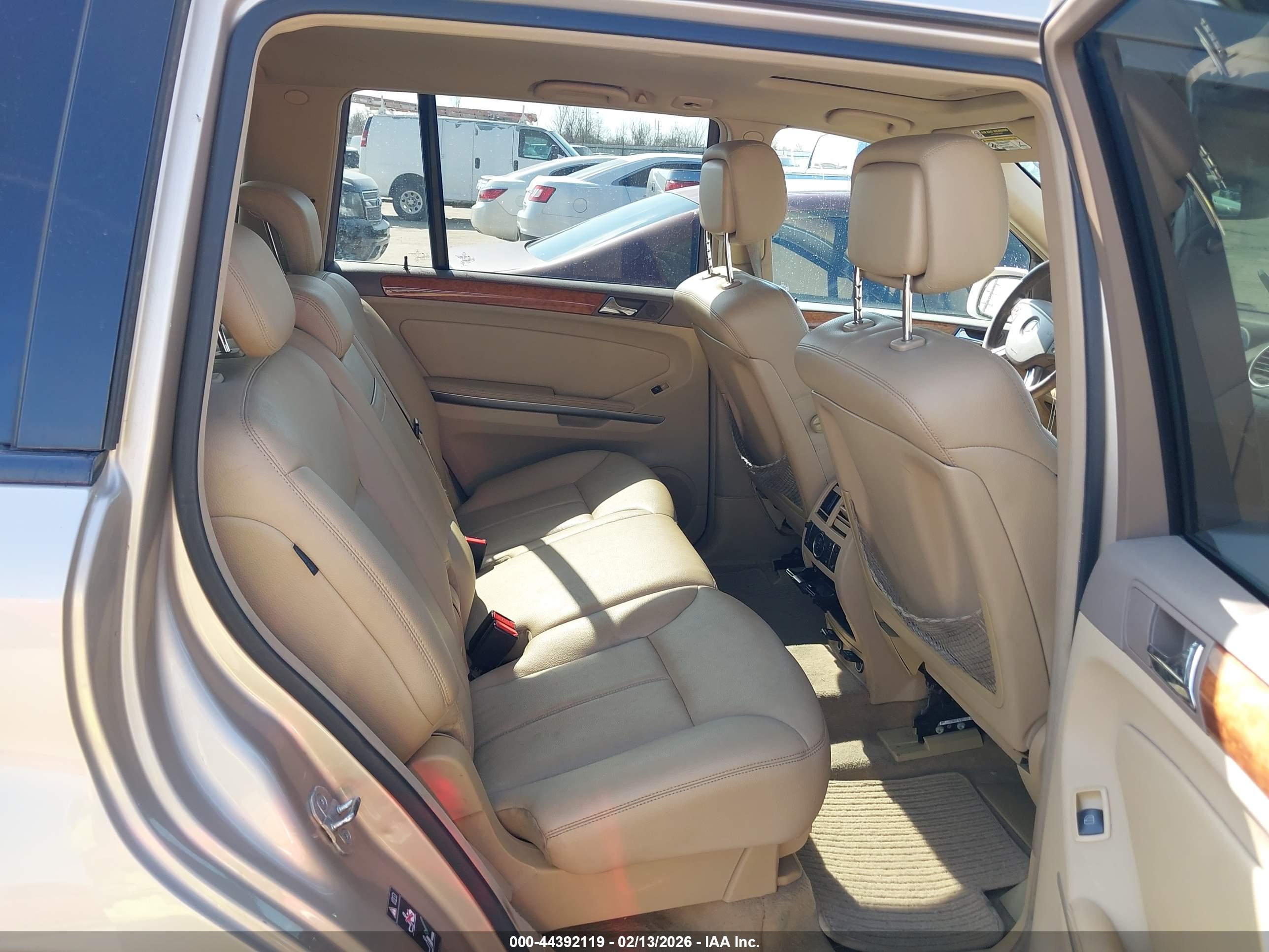 MERCEDES-BENZ GL image 8