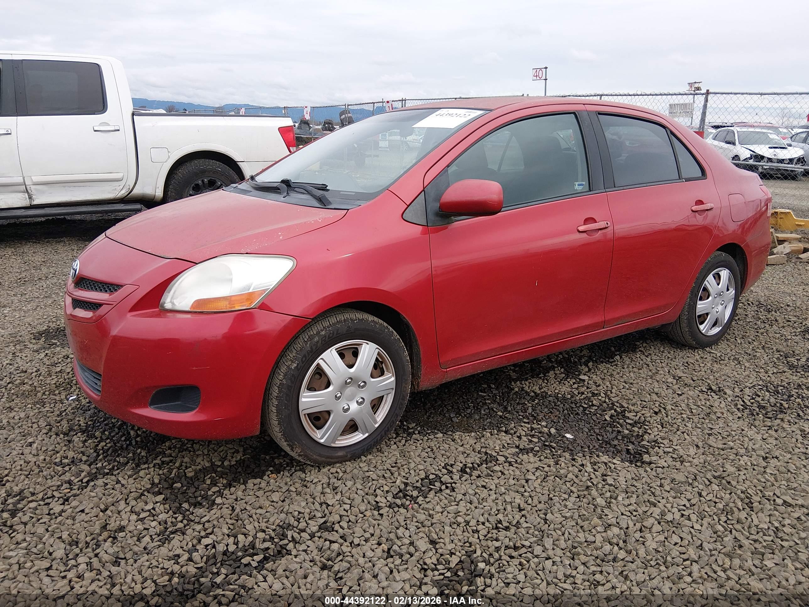 TOYOTA YARIS image 2