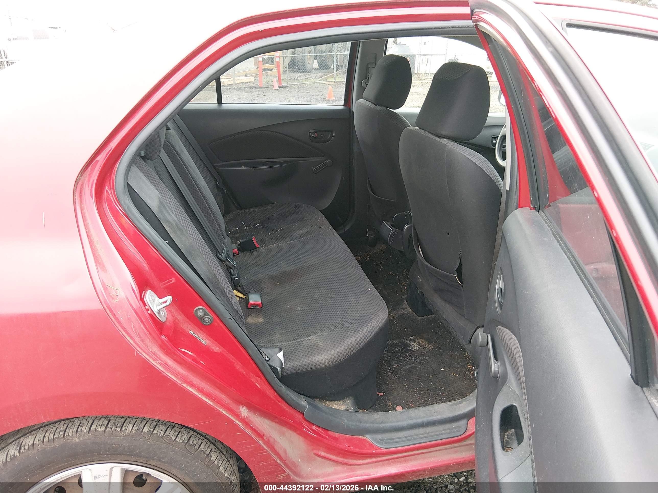 TOYOTA YARIS image 8