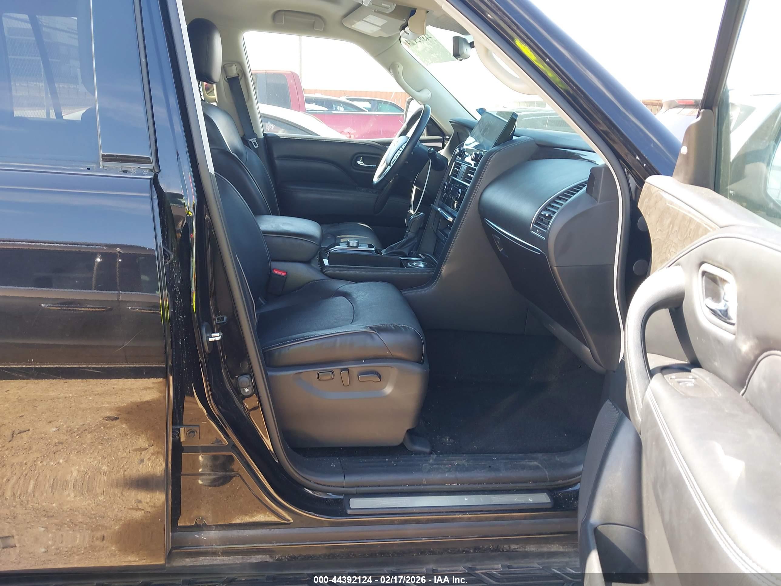 INFINITI QX80 image 5