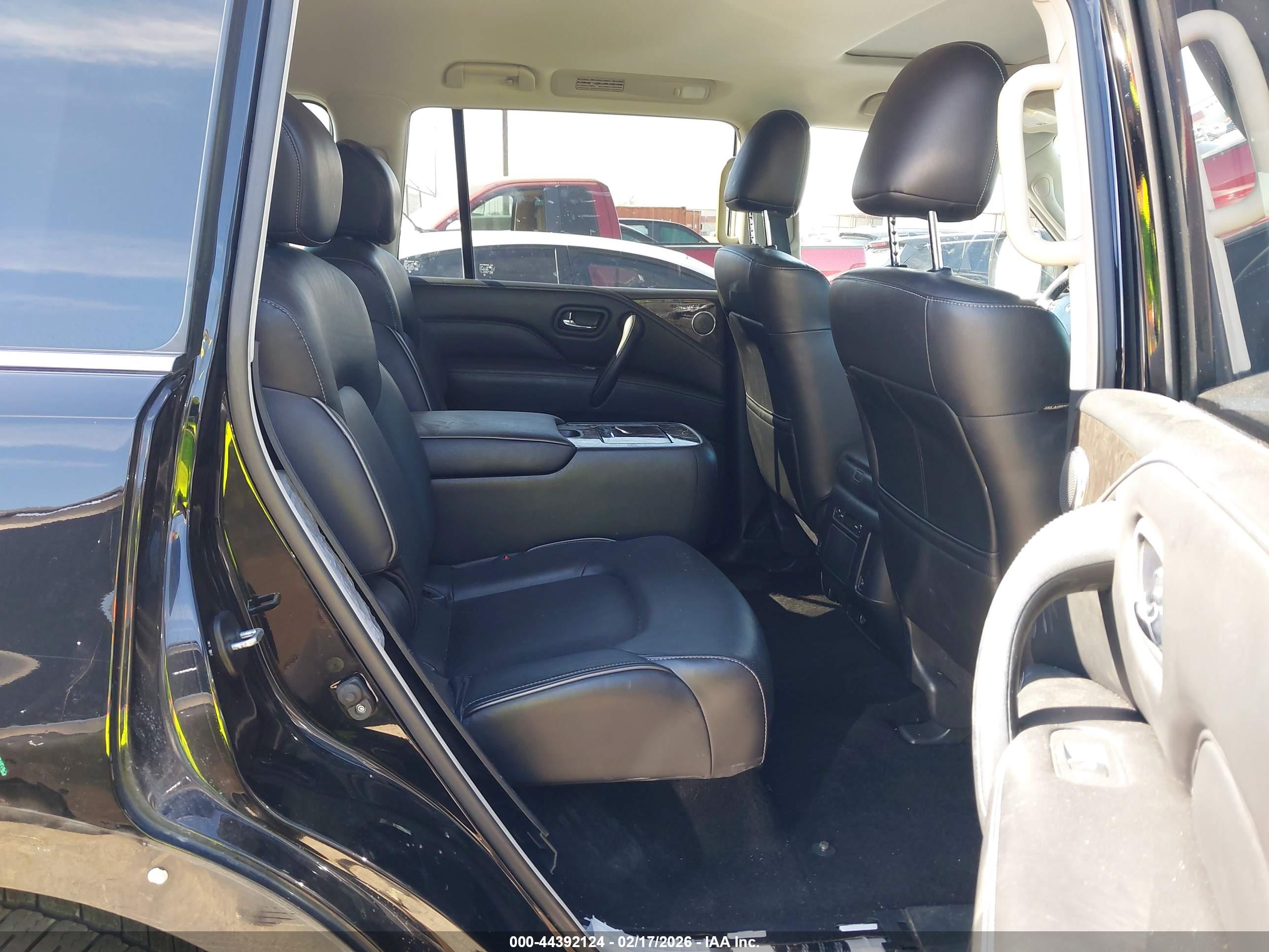 INFINITI QX80 image 8