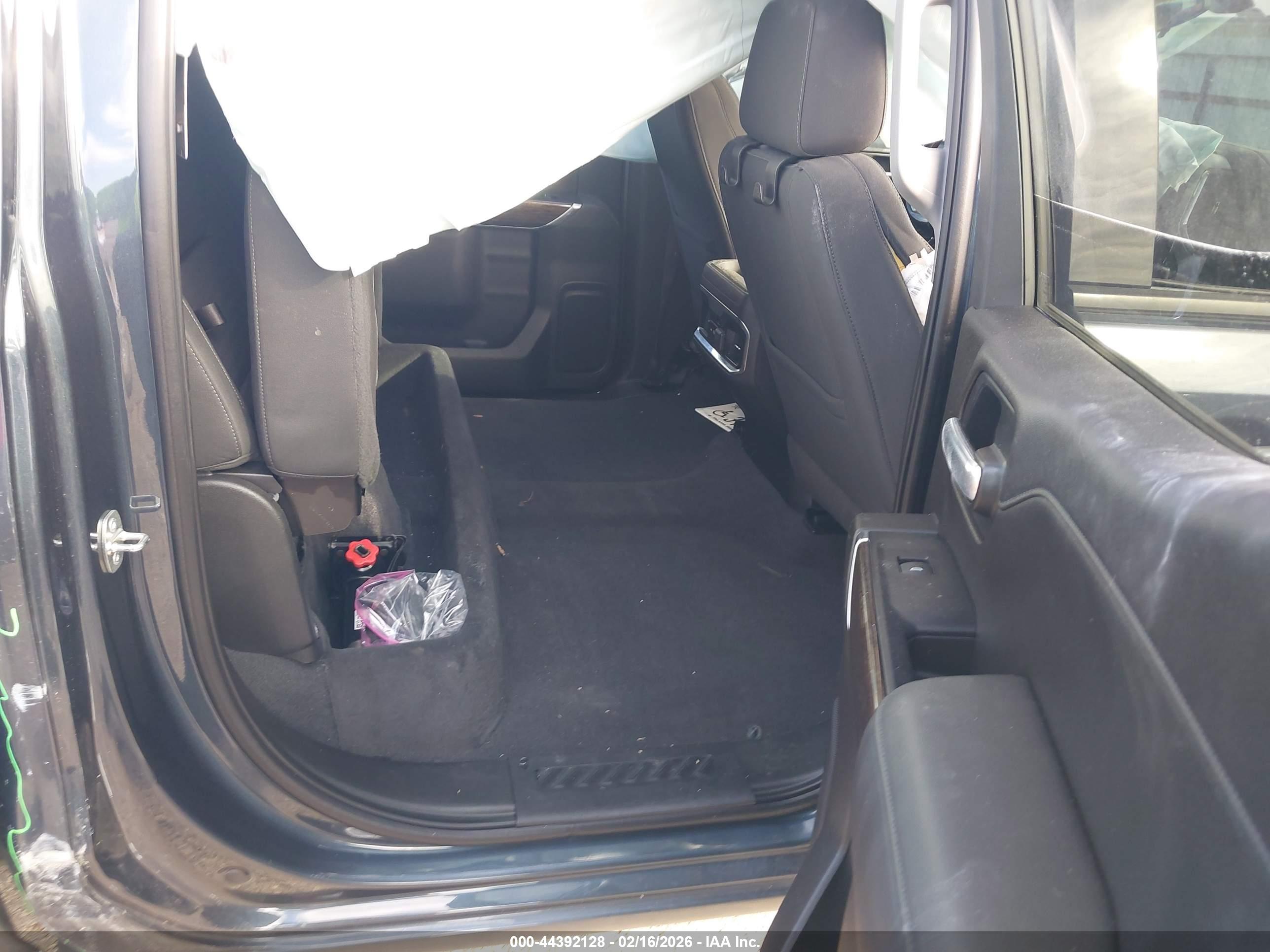 GMC SIERRA image 8