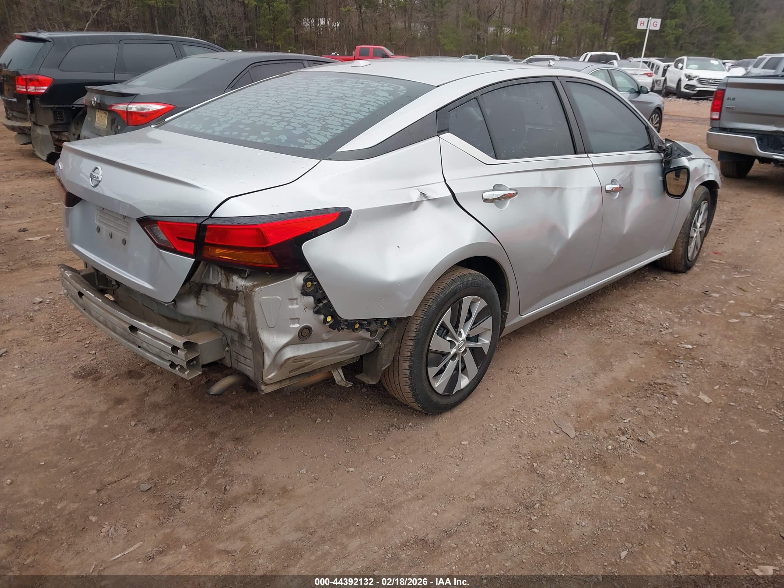 NISSAN ALTIMA image 4