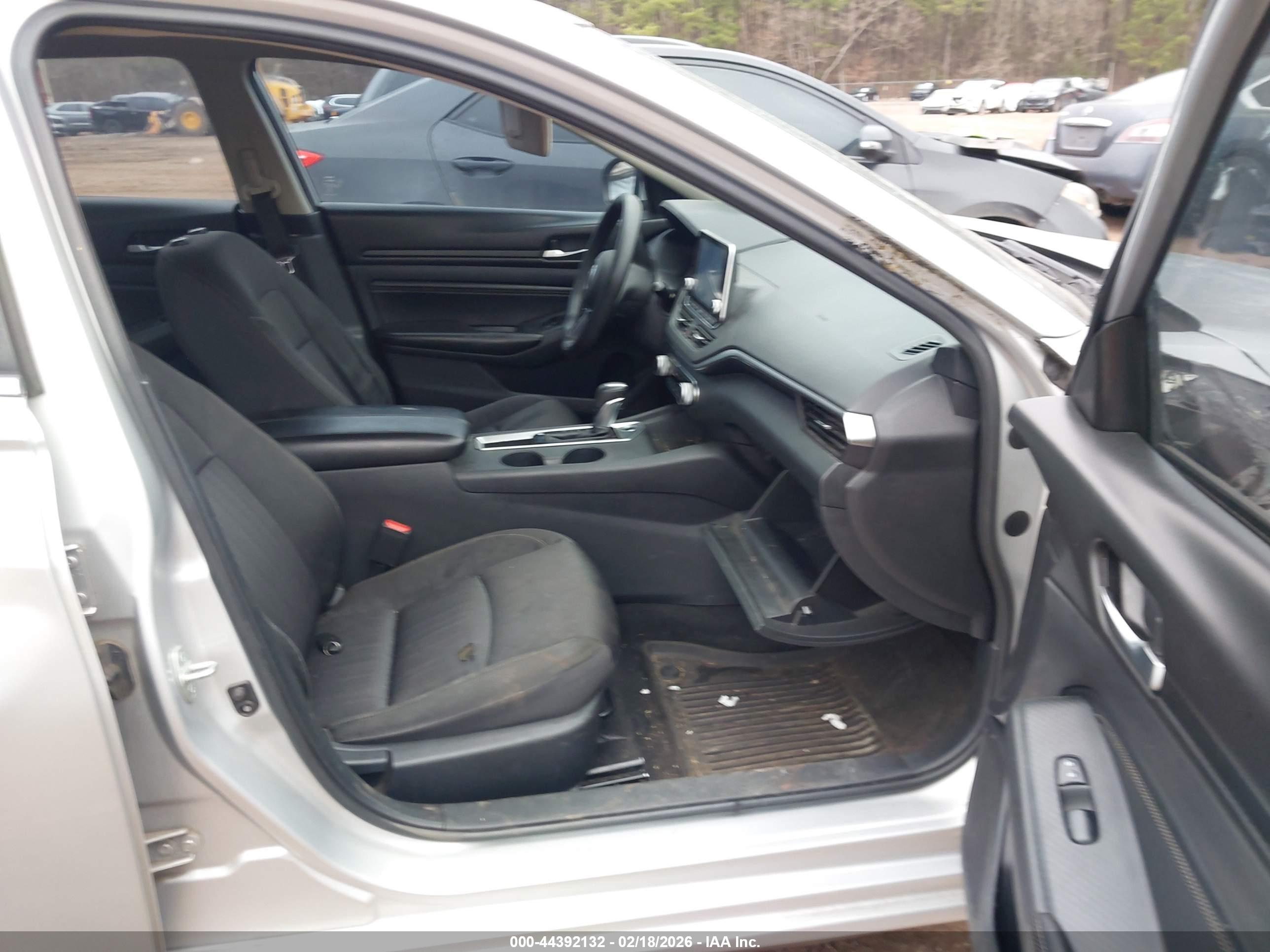 NISSAN ALTIMA image 5
