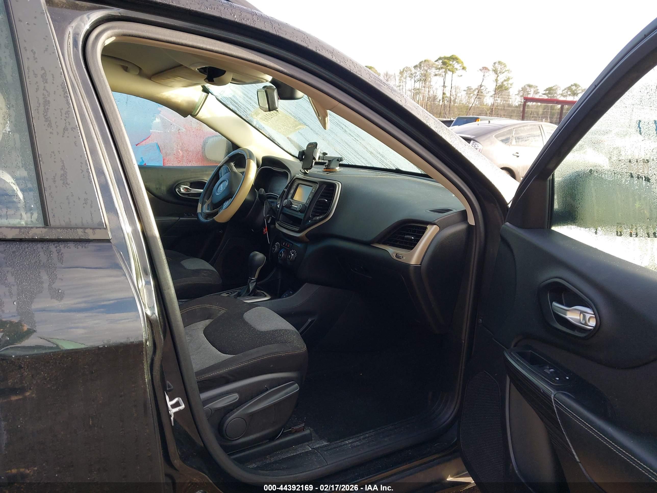 JEEP CHEROKEE image 5