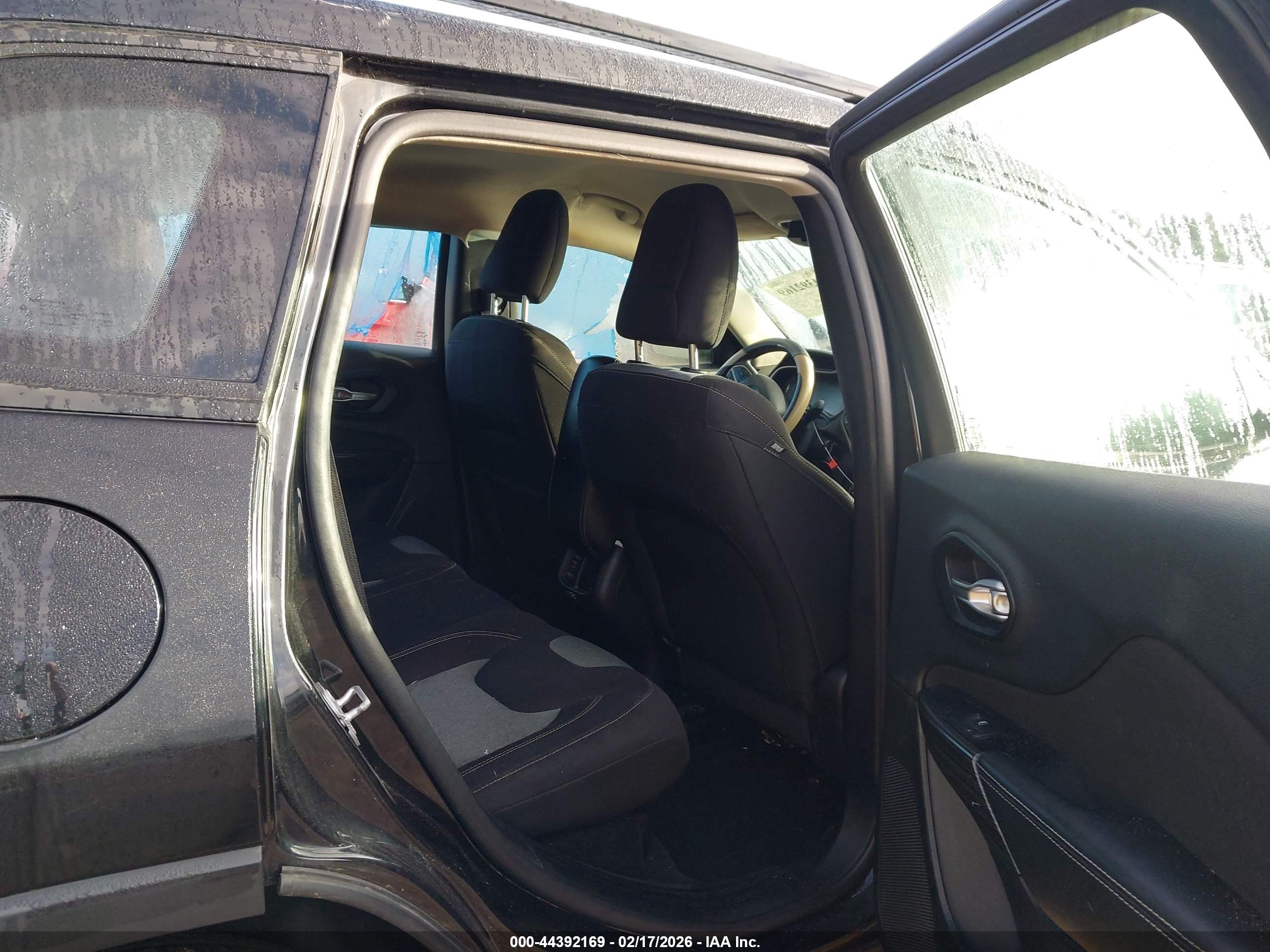 JEEP CHEROKEE image 8