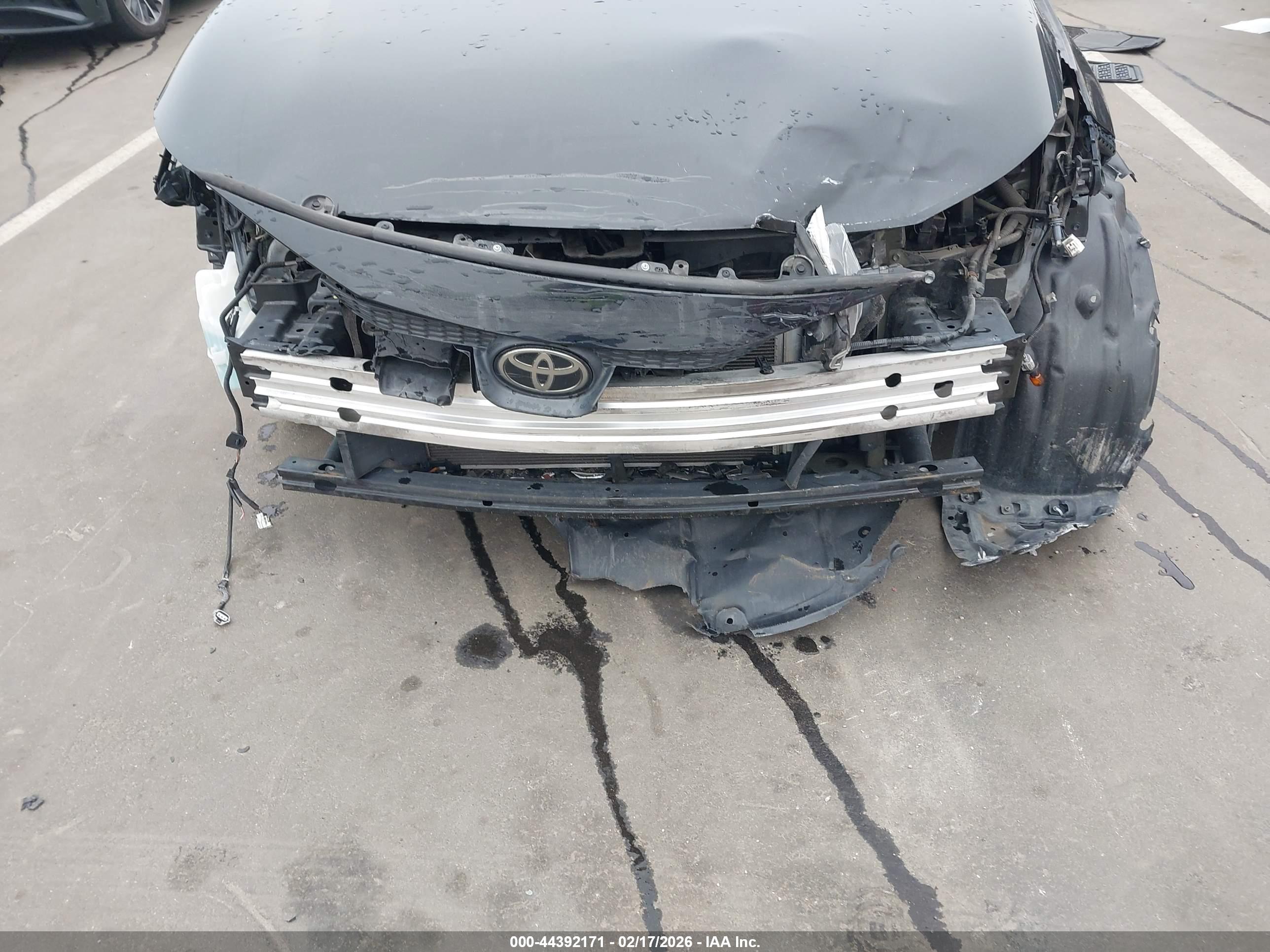 TOYOTA COROLLA image 6