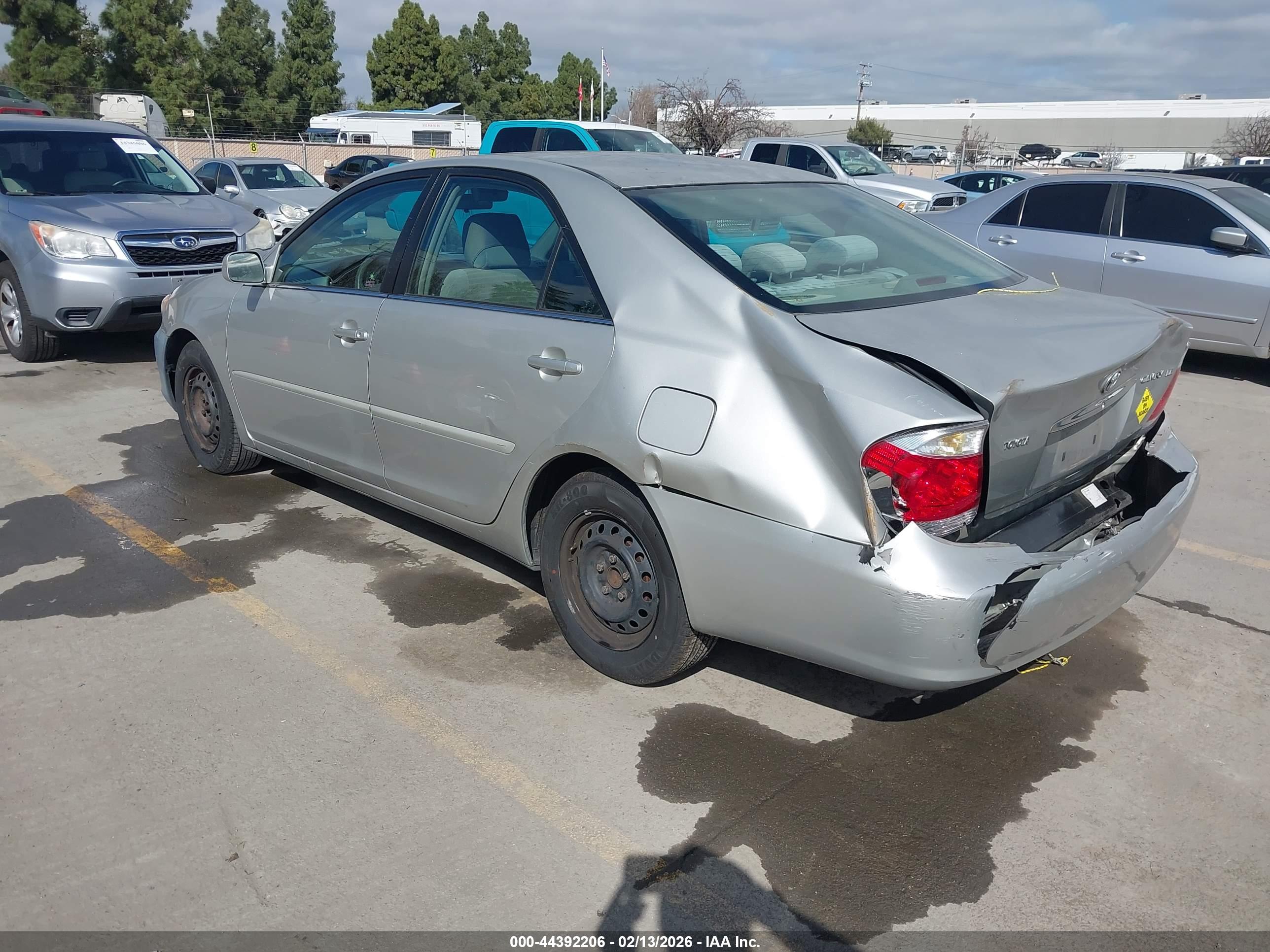 TOYOTA CAMRY image 3