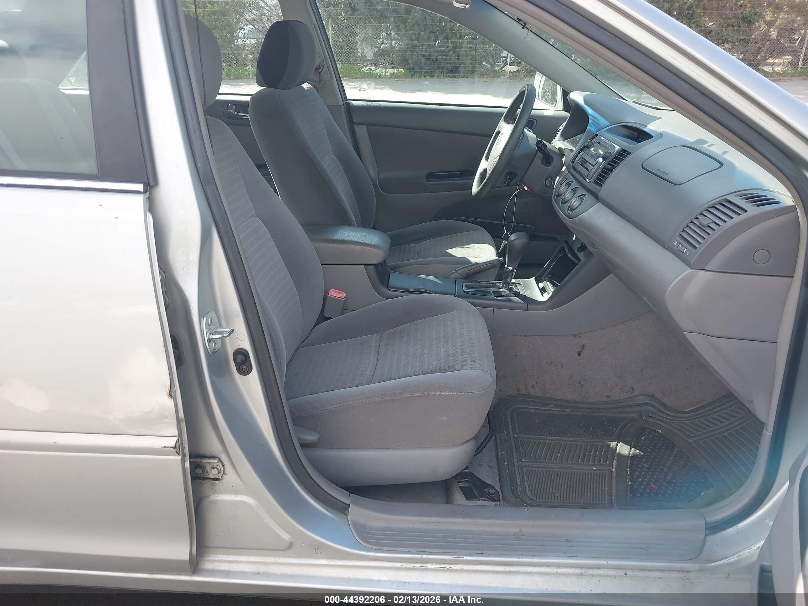 TOYOTA CAMRY image 5