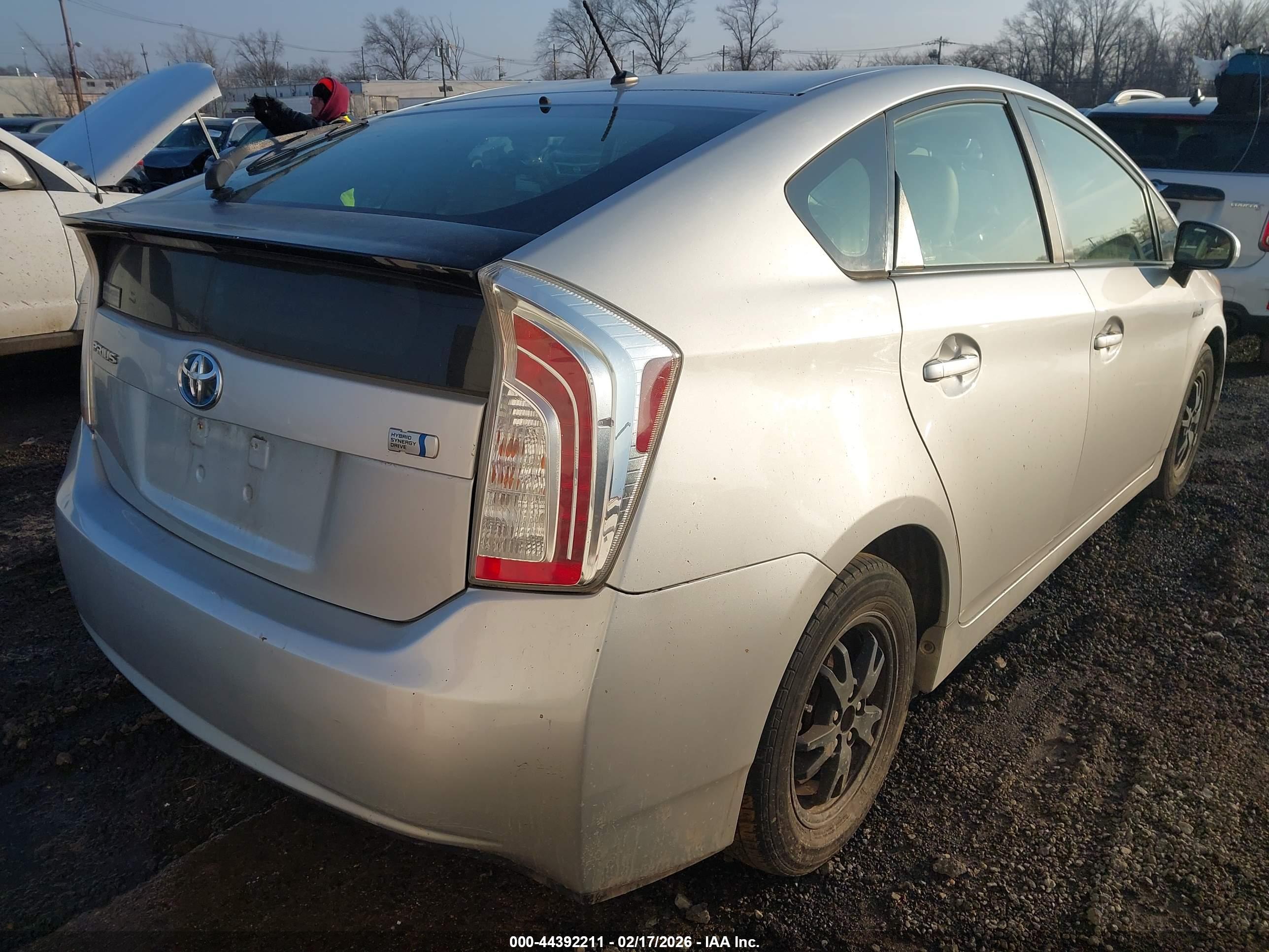 TOYOTA PRIUS image 4