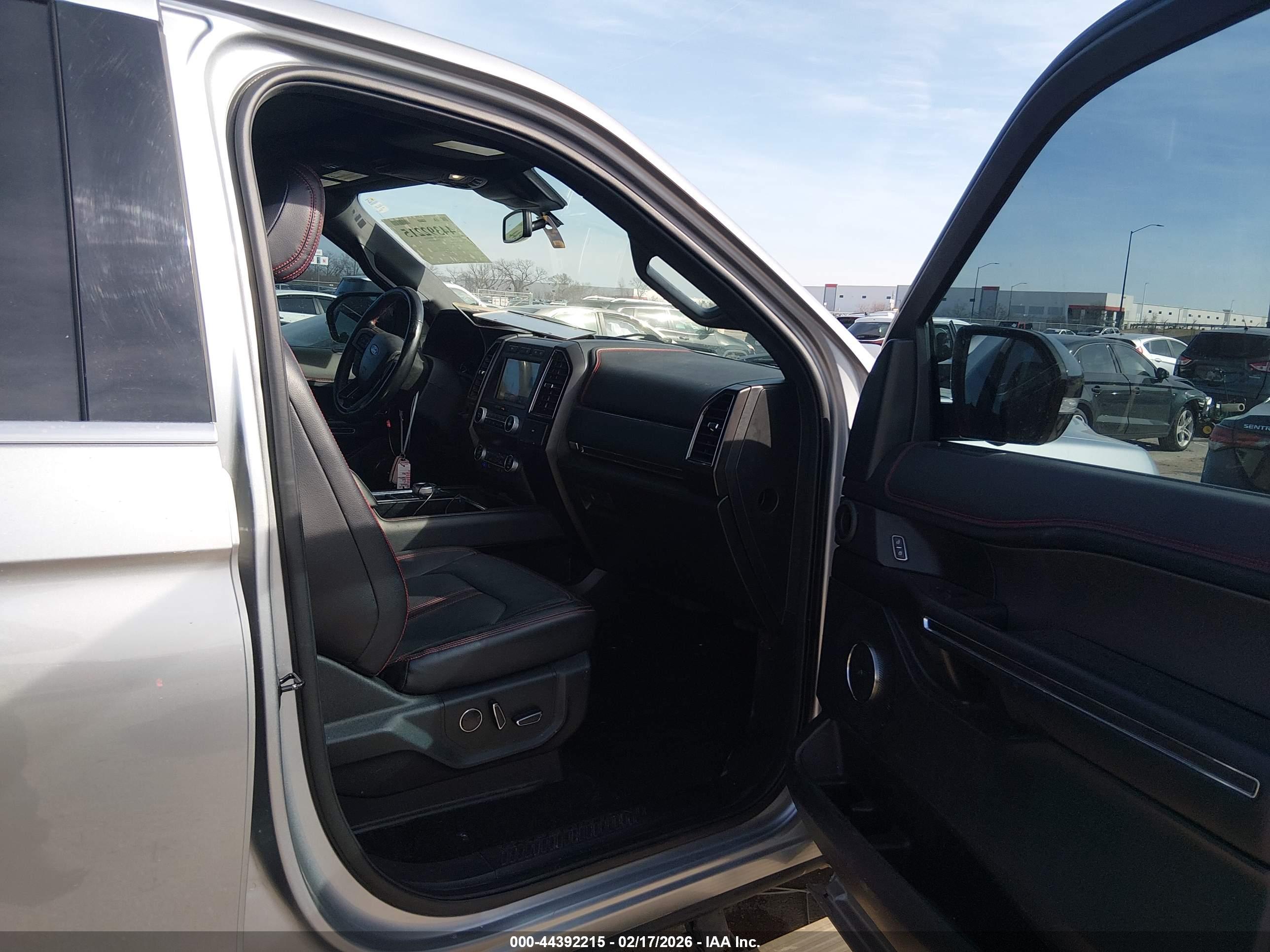 FORD EXPEDITION image 5