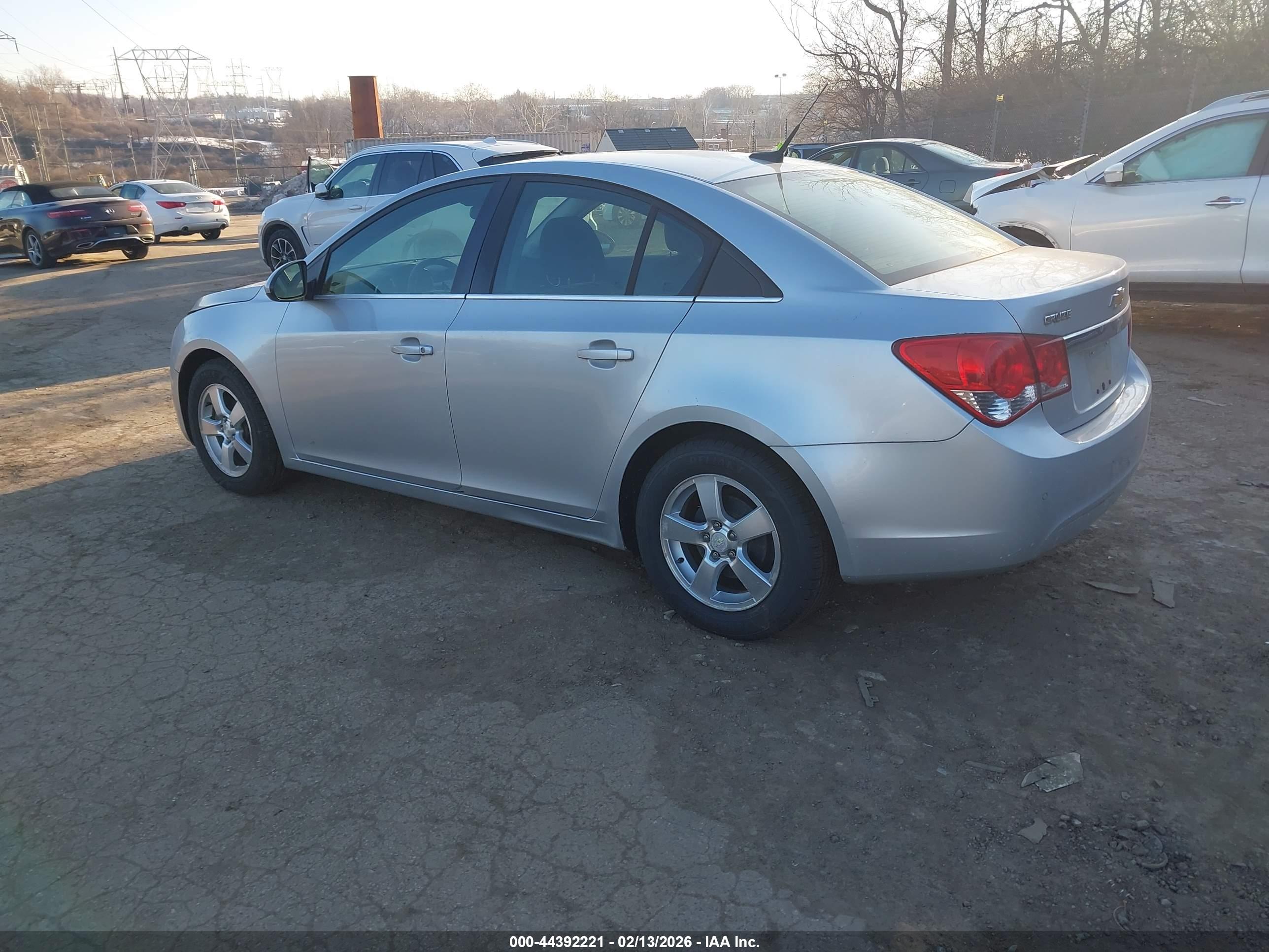 CHEVROLET CRUZE image 3