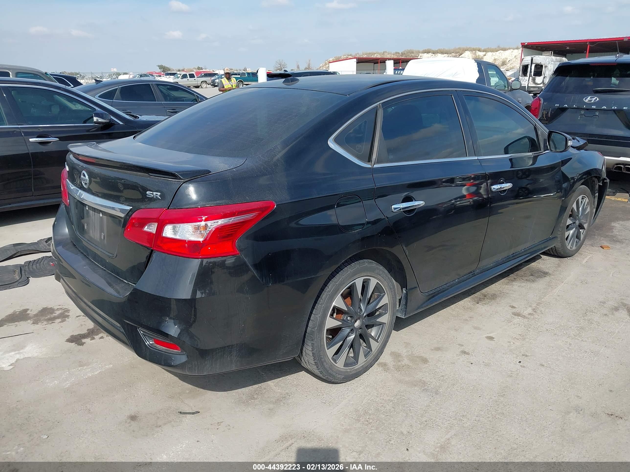 NISSAN SENTRA image 4