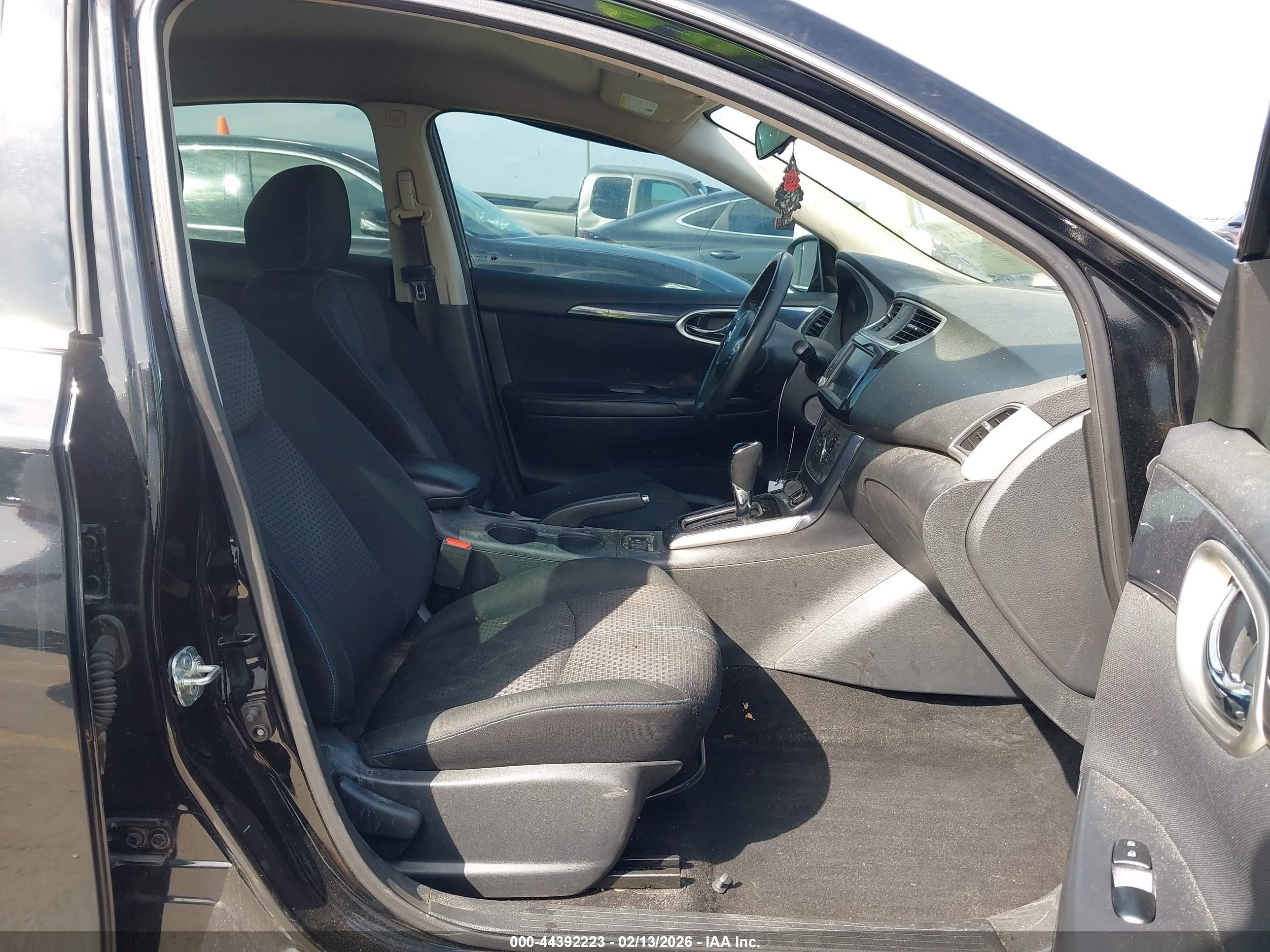 NISSAN SENTRA image 5