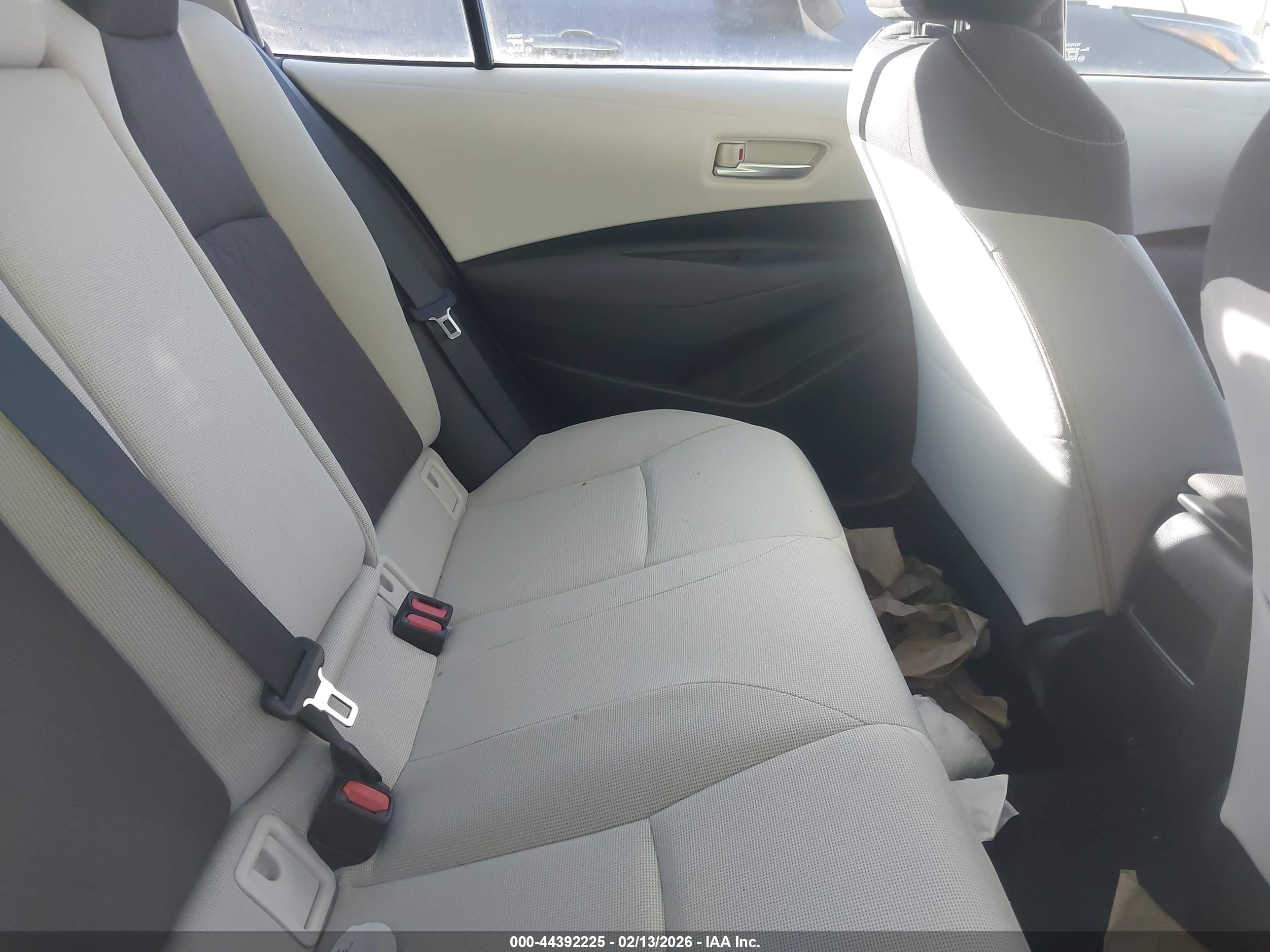 TOYOTA COROLLA image 8