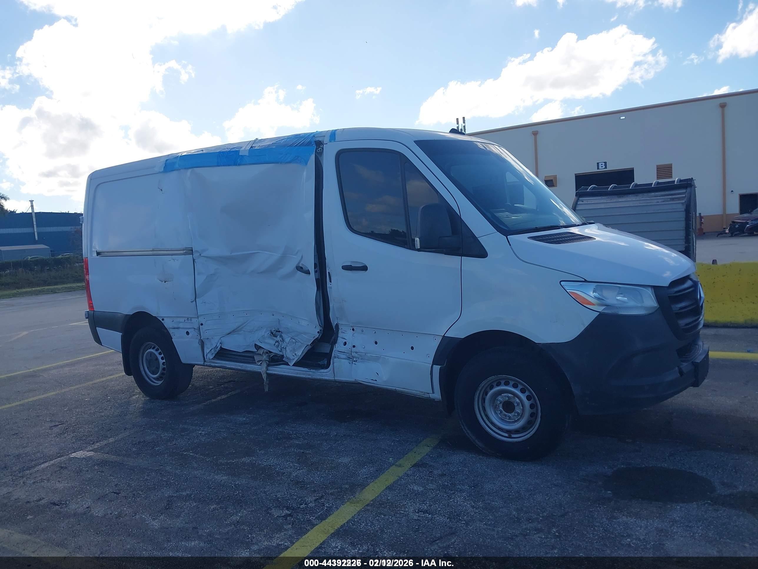 MERCEDES-BENZ SPRINTER image 6