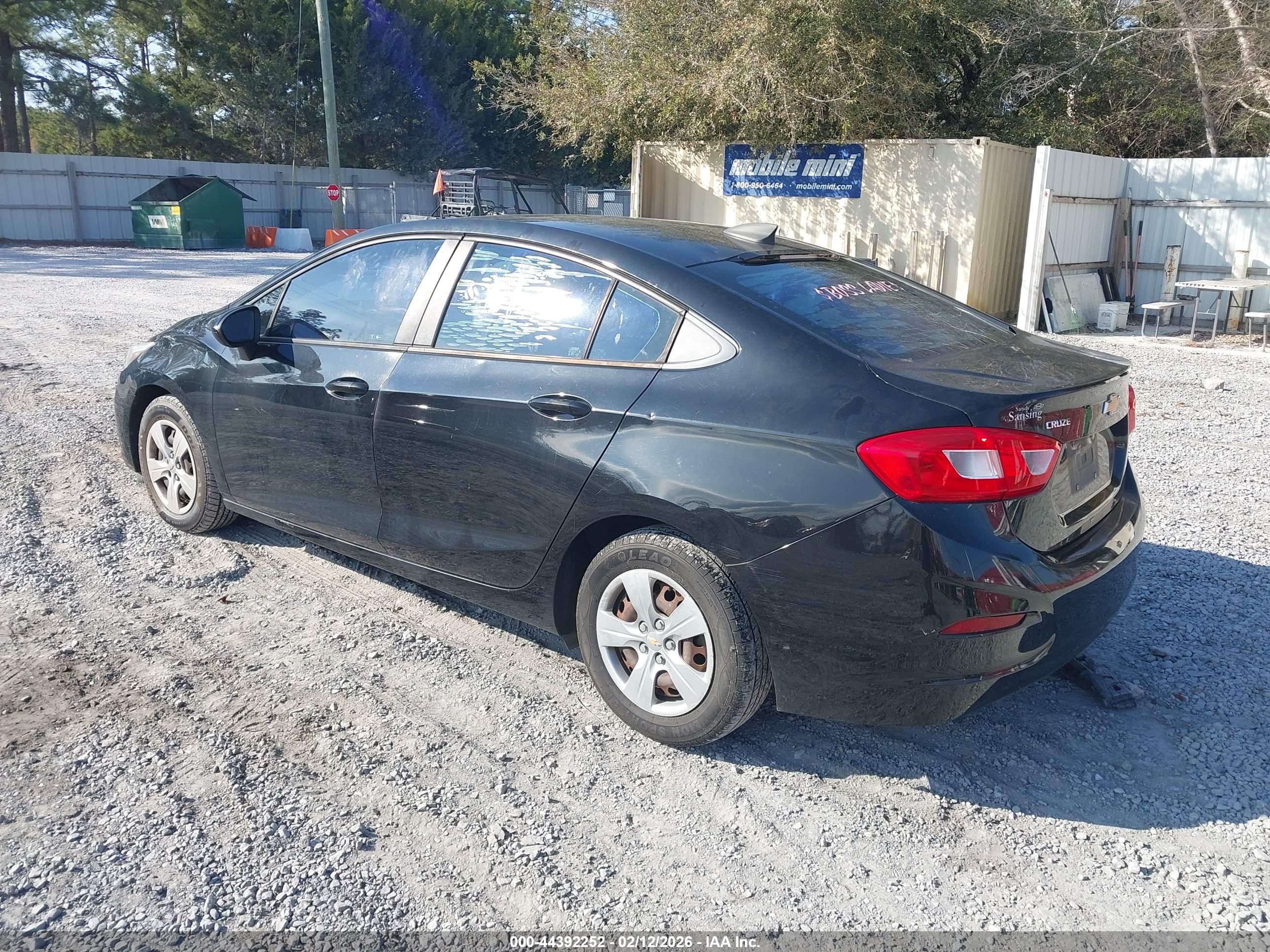 CHEVROLET CRUZE image 3