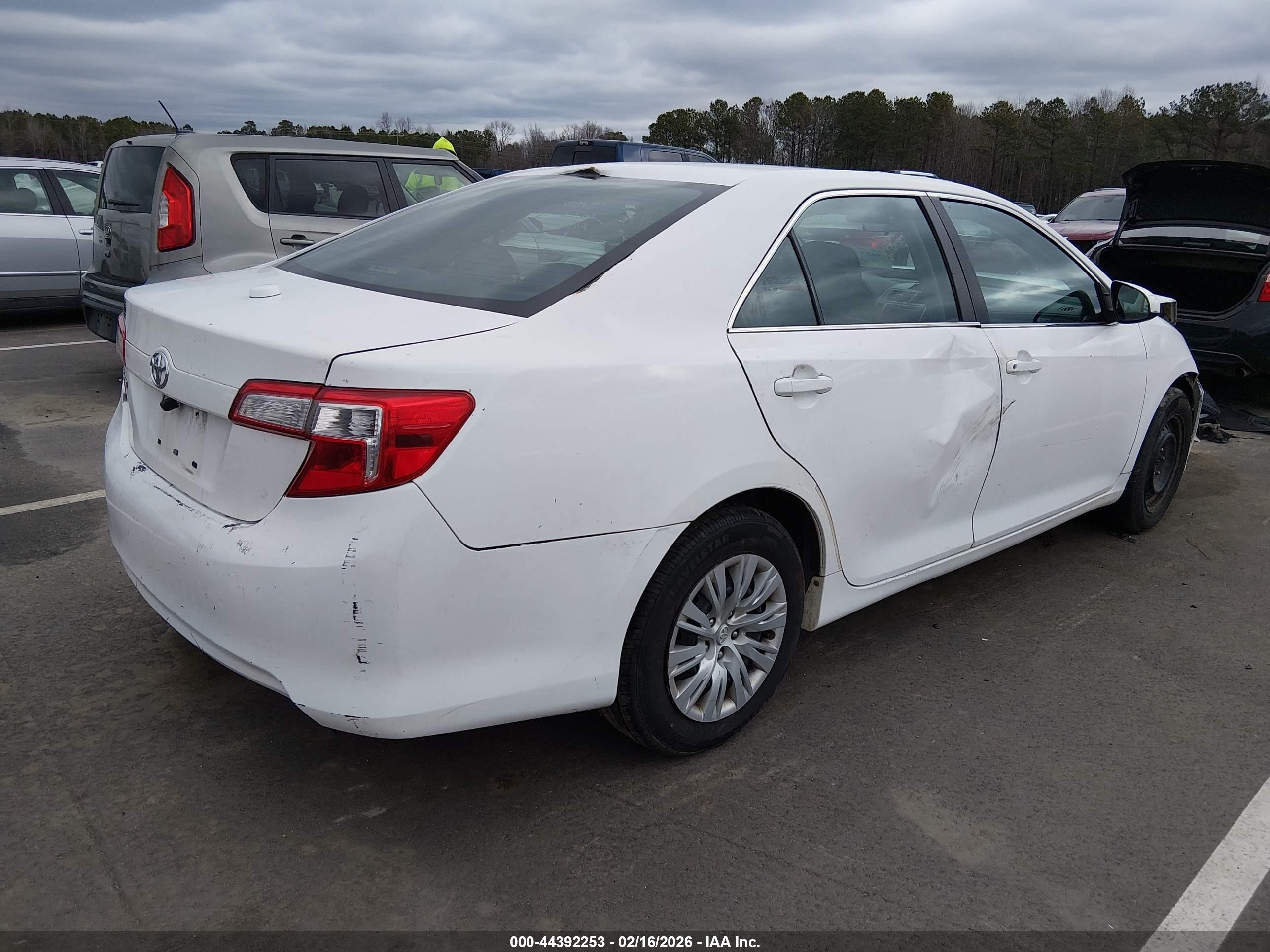 TOYOTA CAMRY image 4