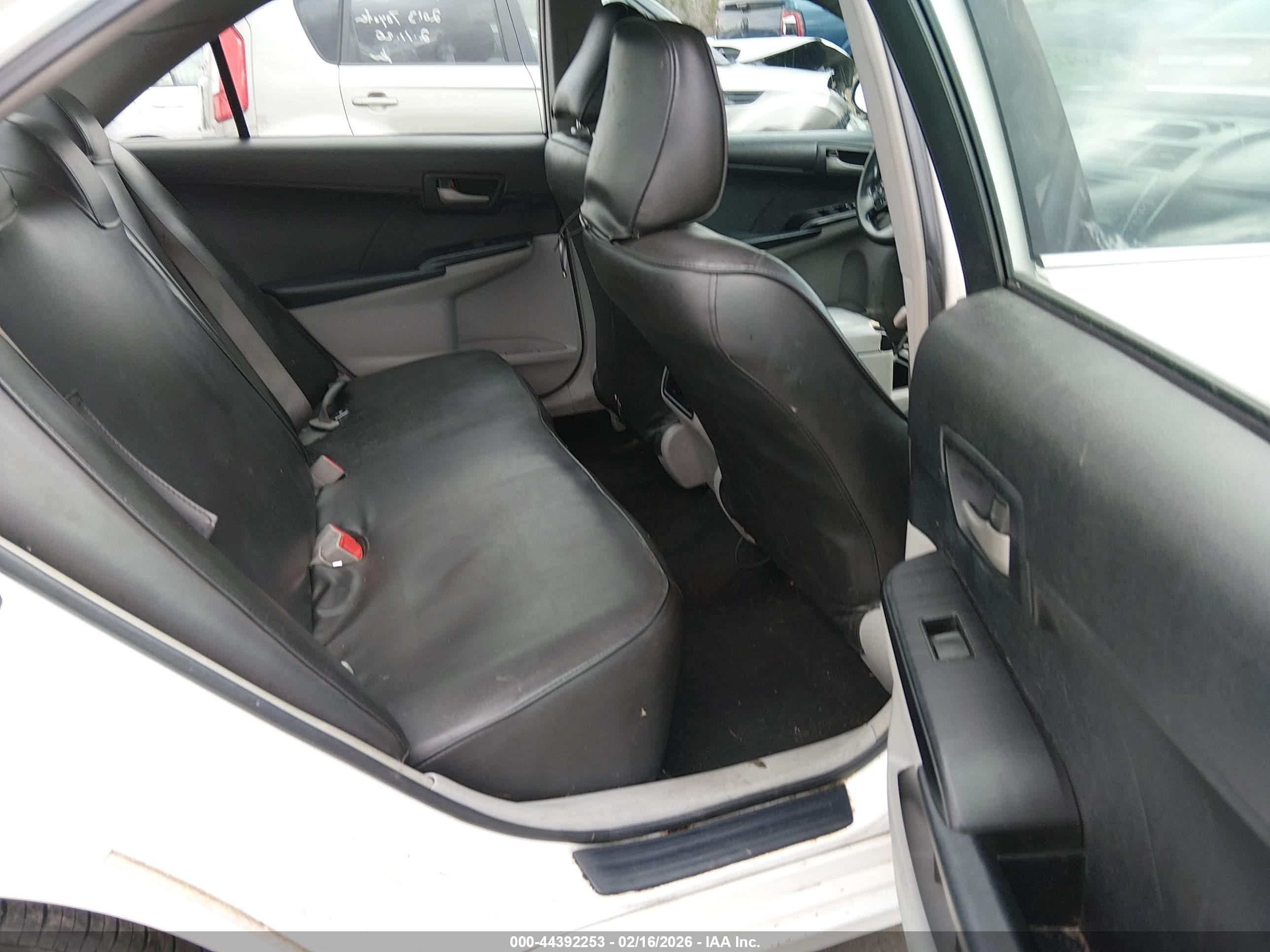 TOYOTA CAMRY image 8