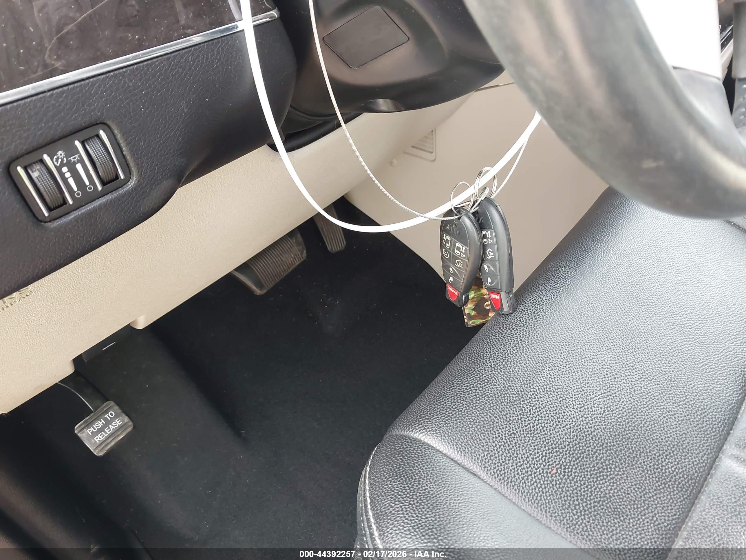CHRYSLER TOWN image 11