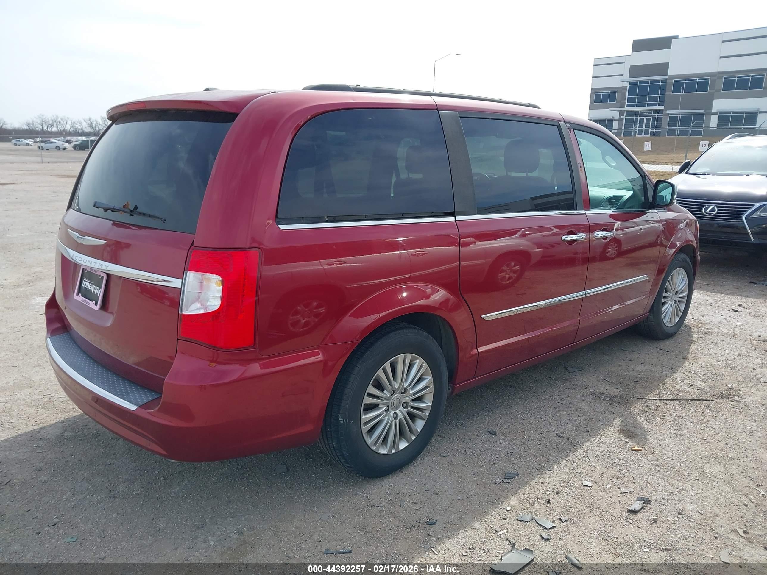 CHRYSLER TOWN image 4