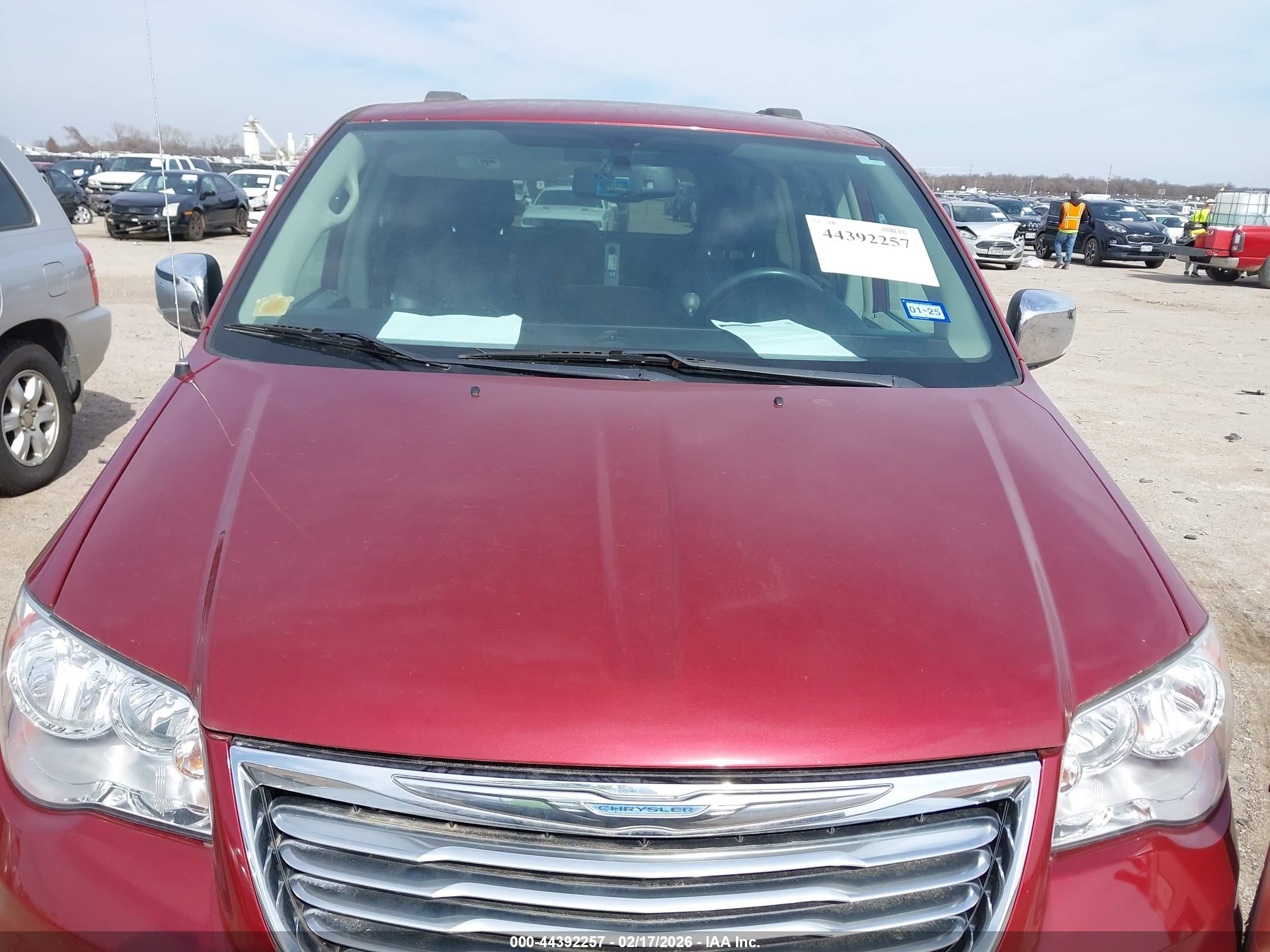 CHRYSLER TOWN image 6