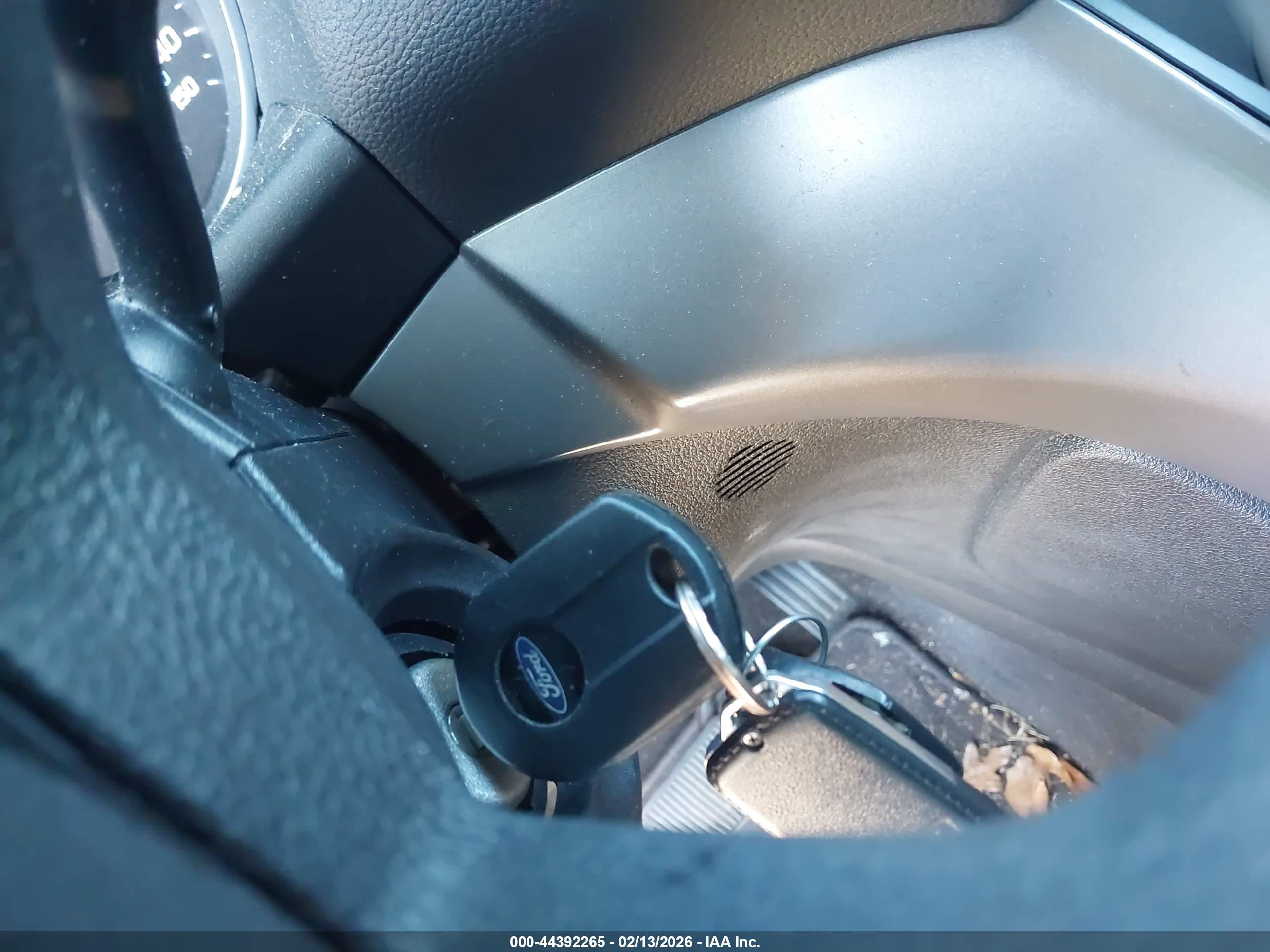 FORD ESCAPE image 11