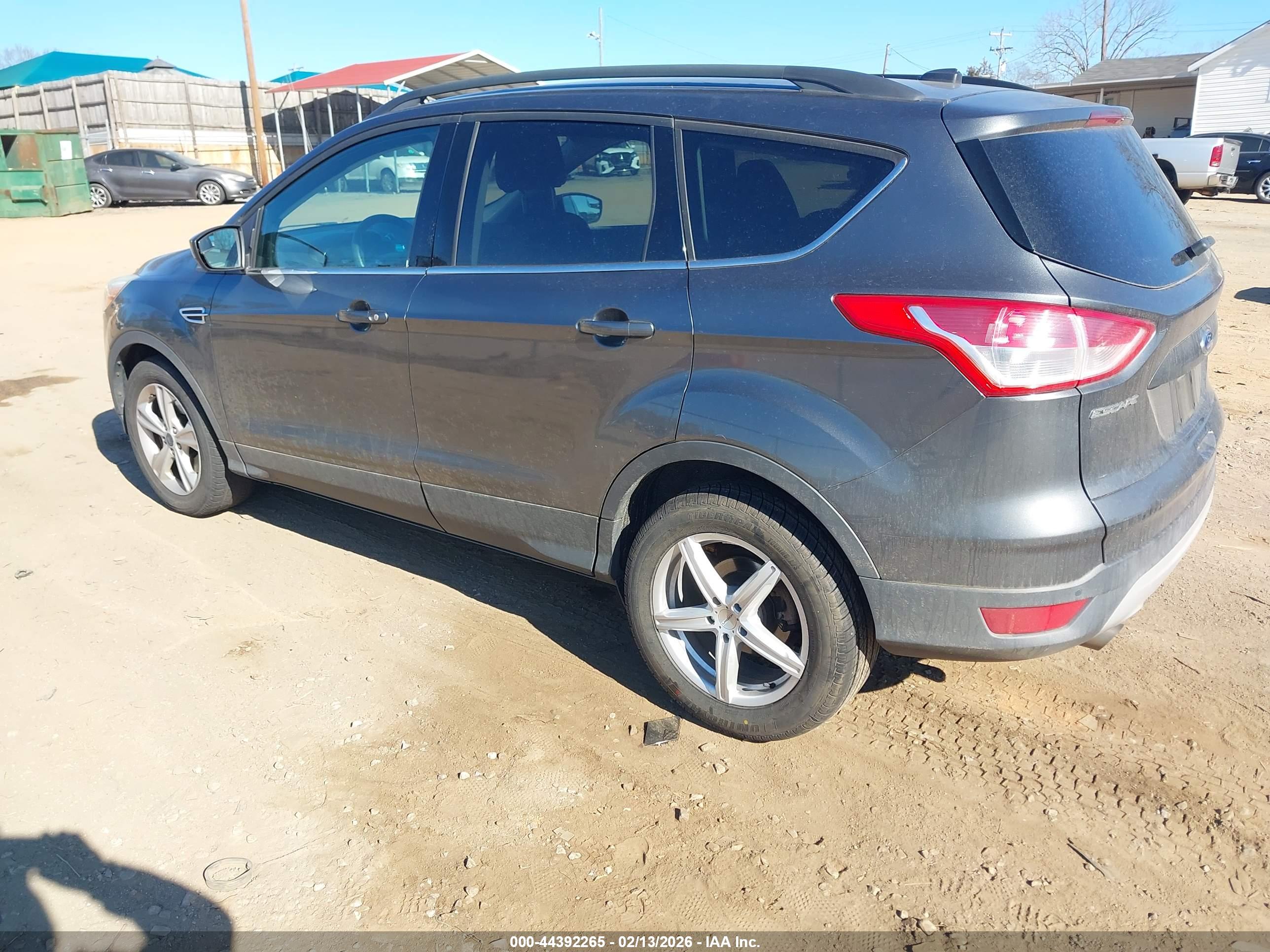 FORD ESCAPE image 3
