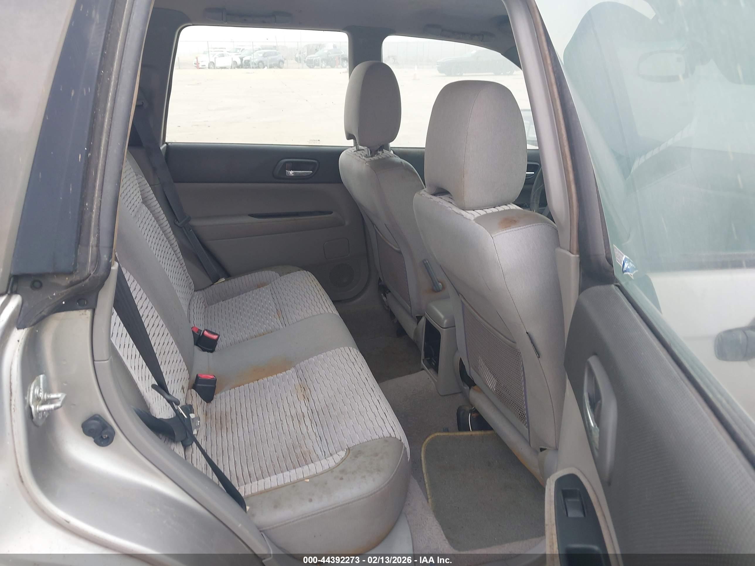 SUBARU FORESTER image 8