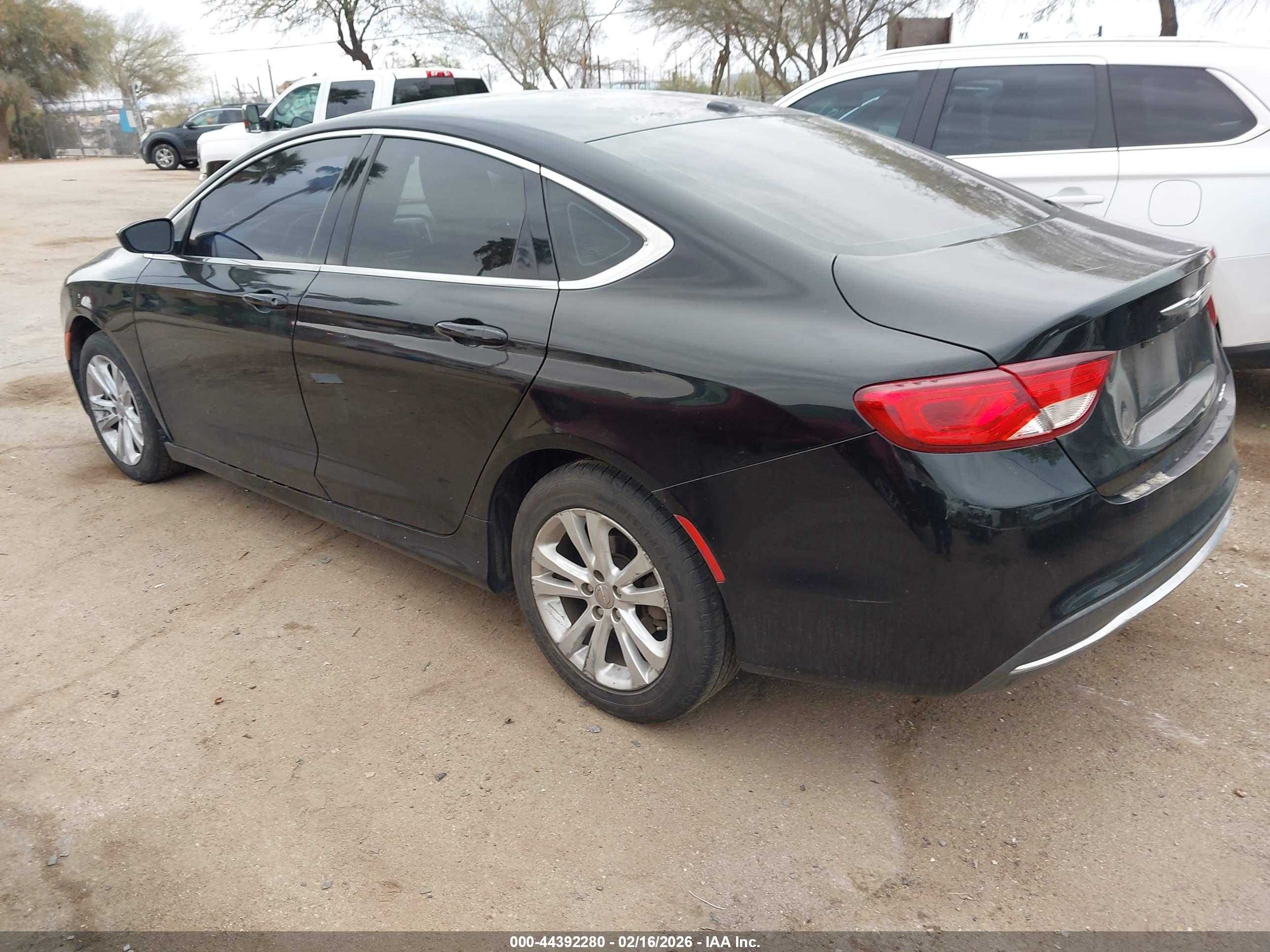 CHRYSLER 200 image 3