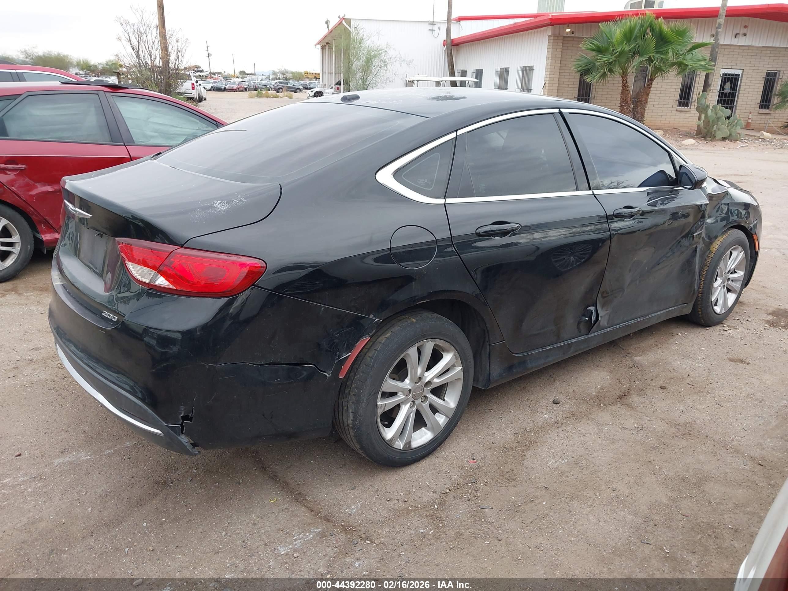 CHRYSLER 200 image 4
