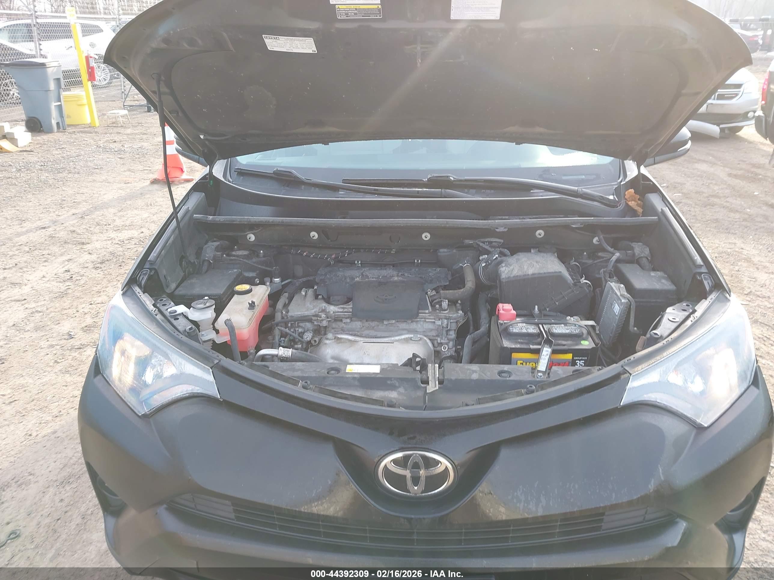 TOYOTA RAV4 image 10