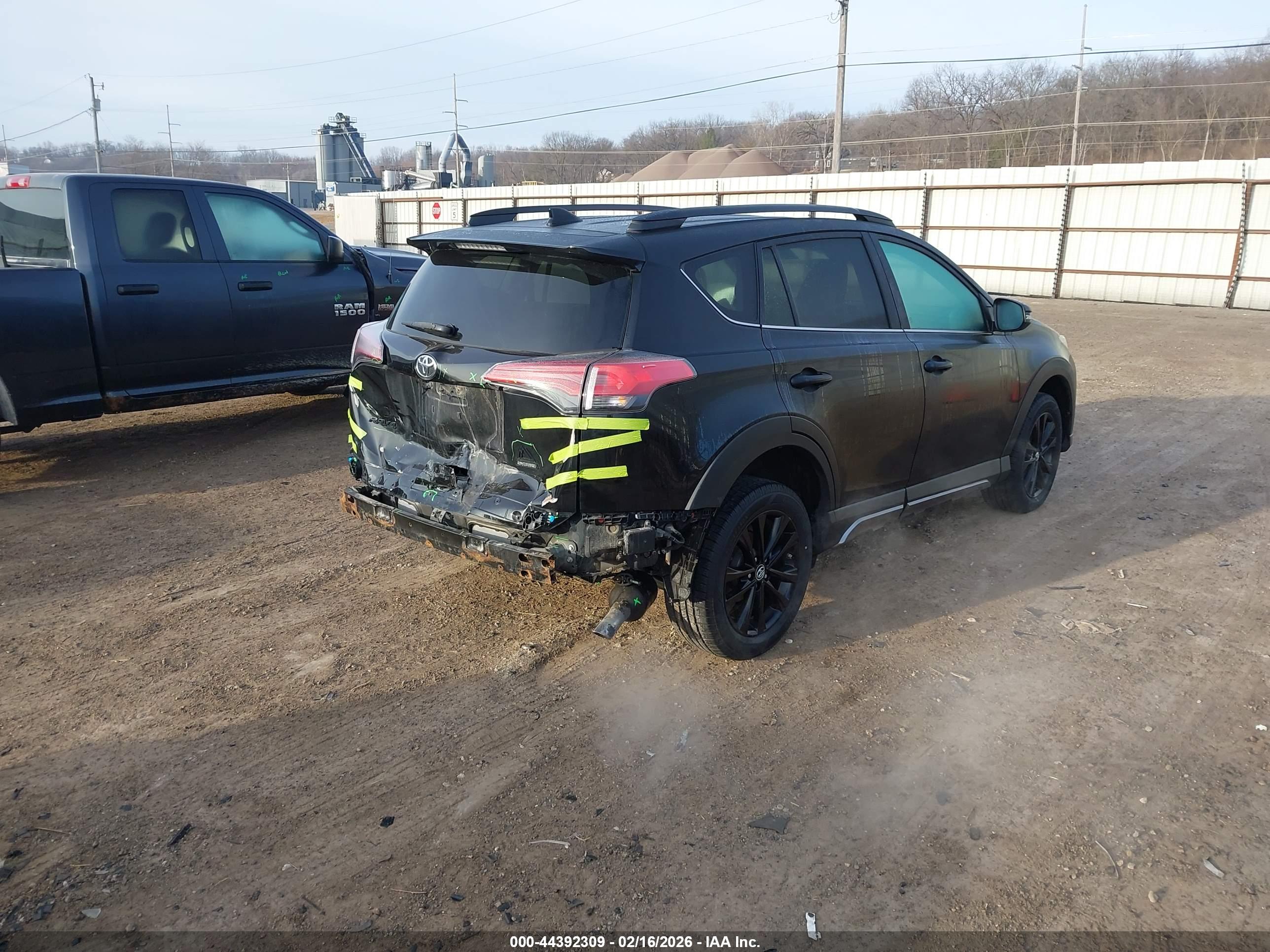 TOYOTA RAV4 image 4