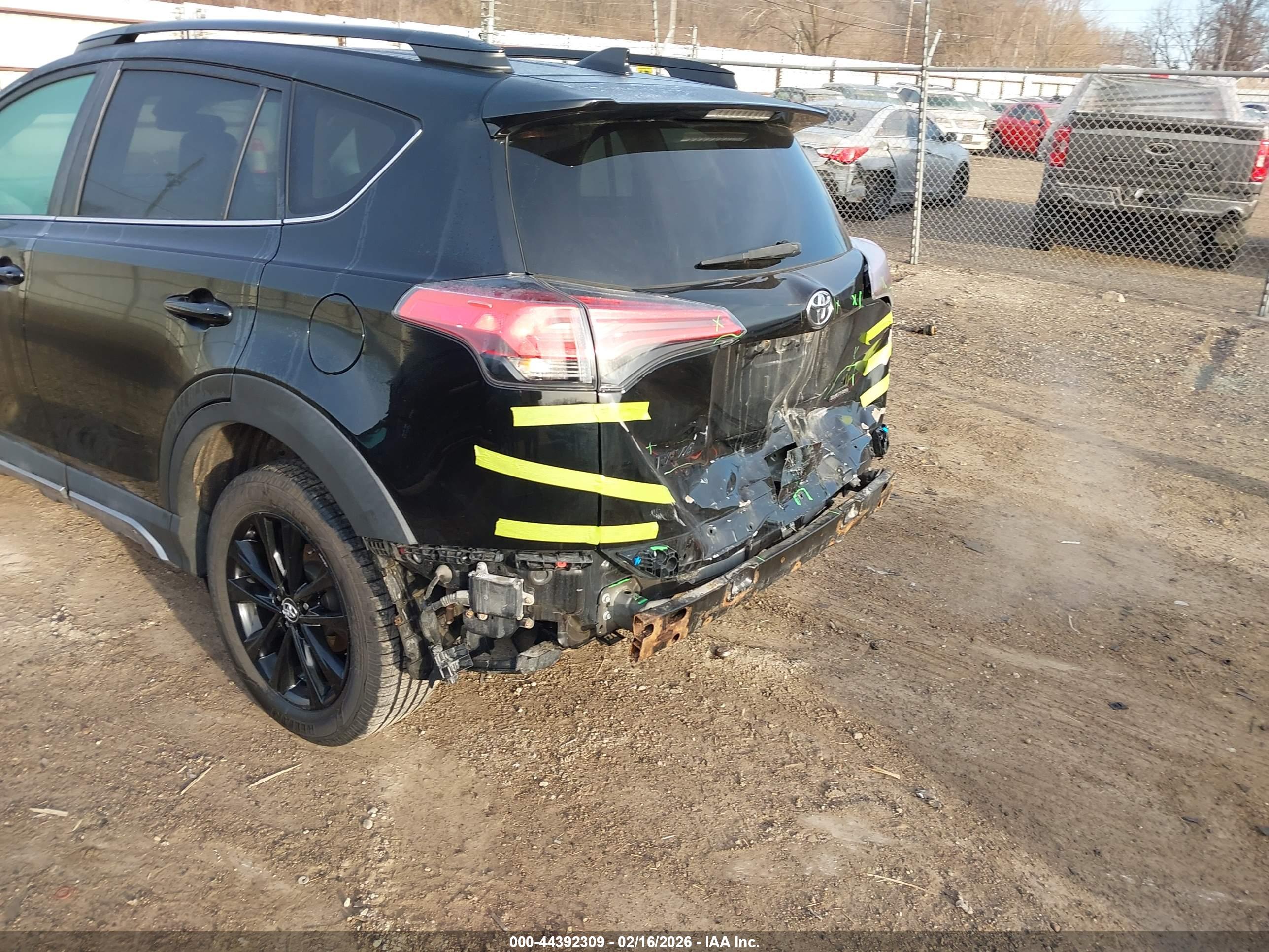 TOYOTA RAV4 image 6