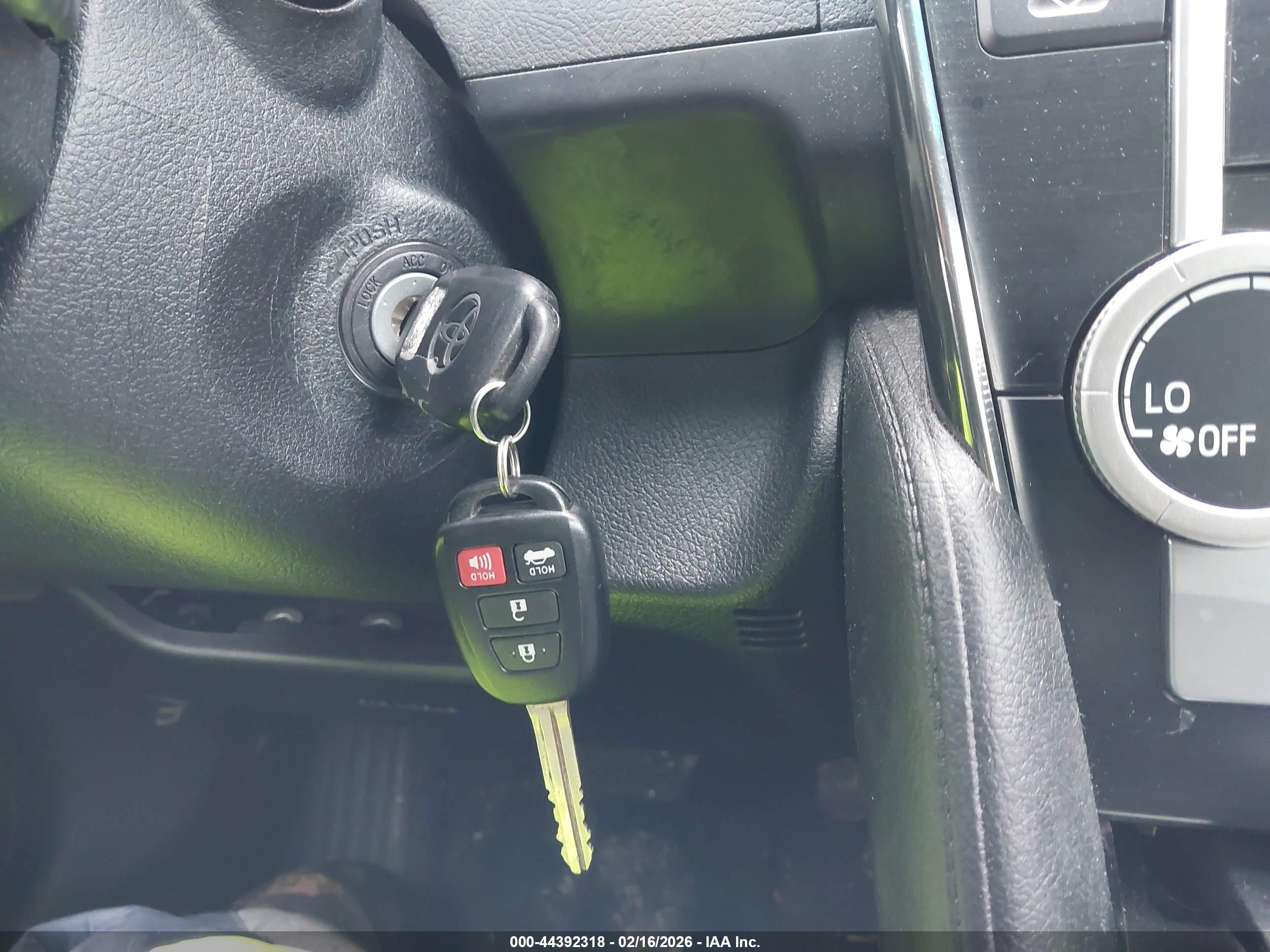 TOYOTA CAMRY image 11