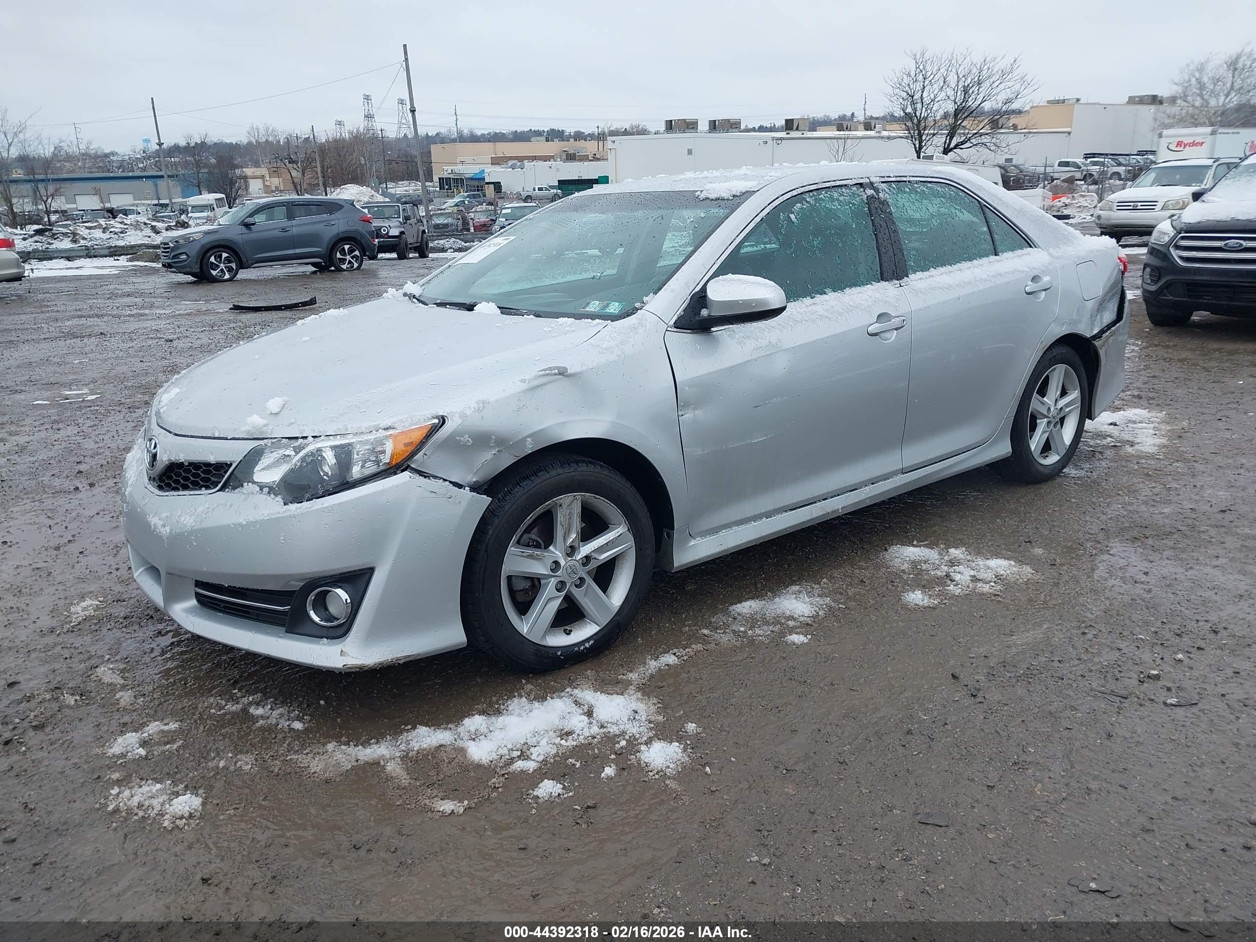 TOYOTA CAMRY image 2