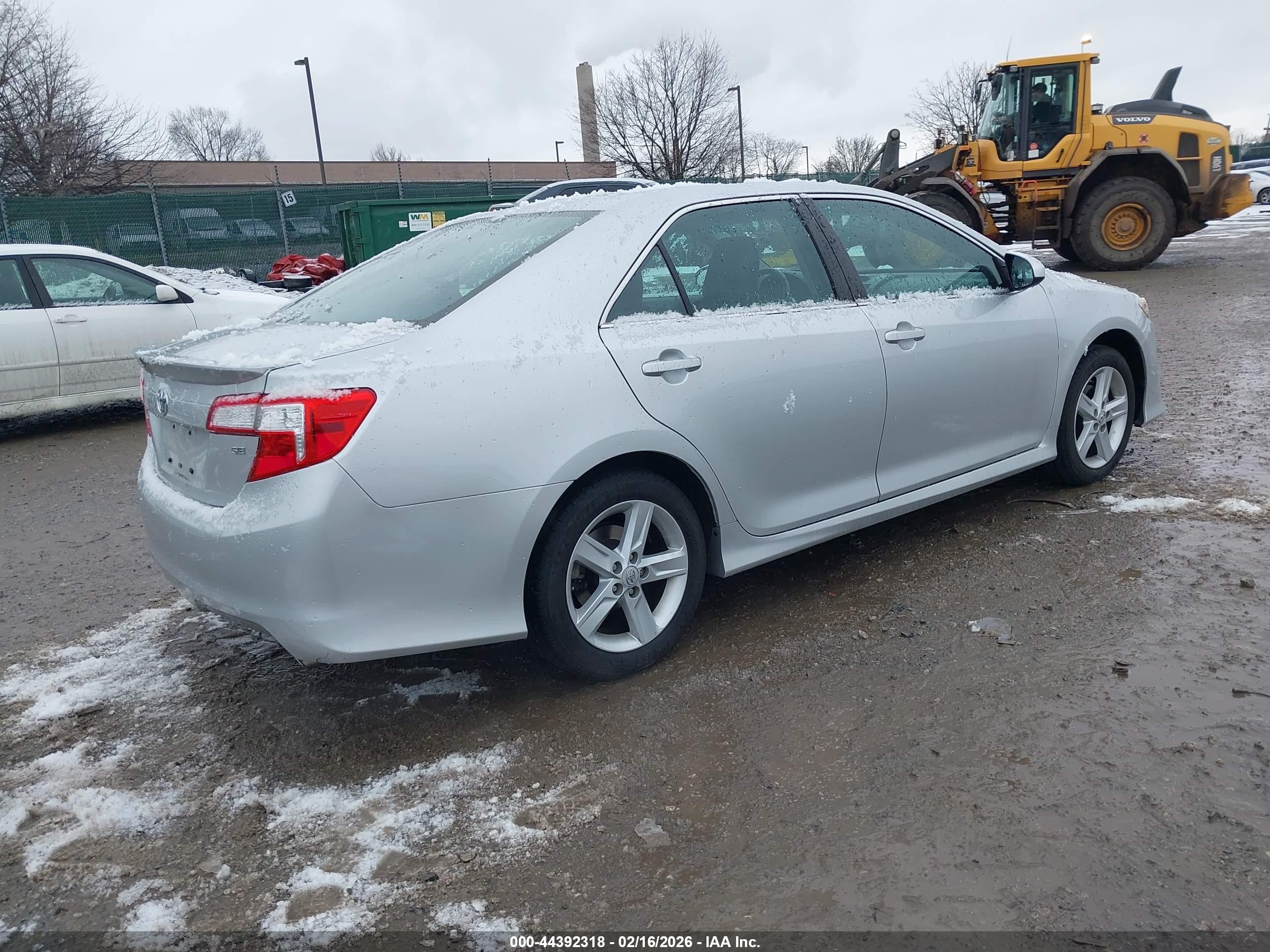 TOYOTA CAMRY image 4