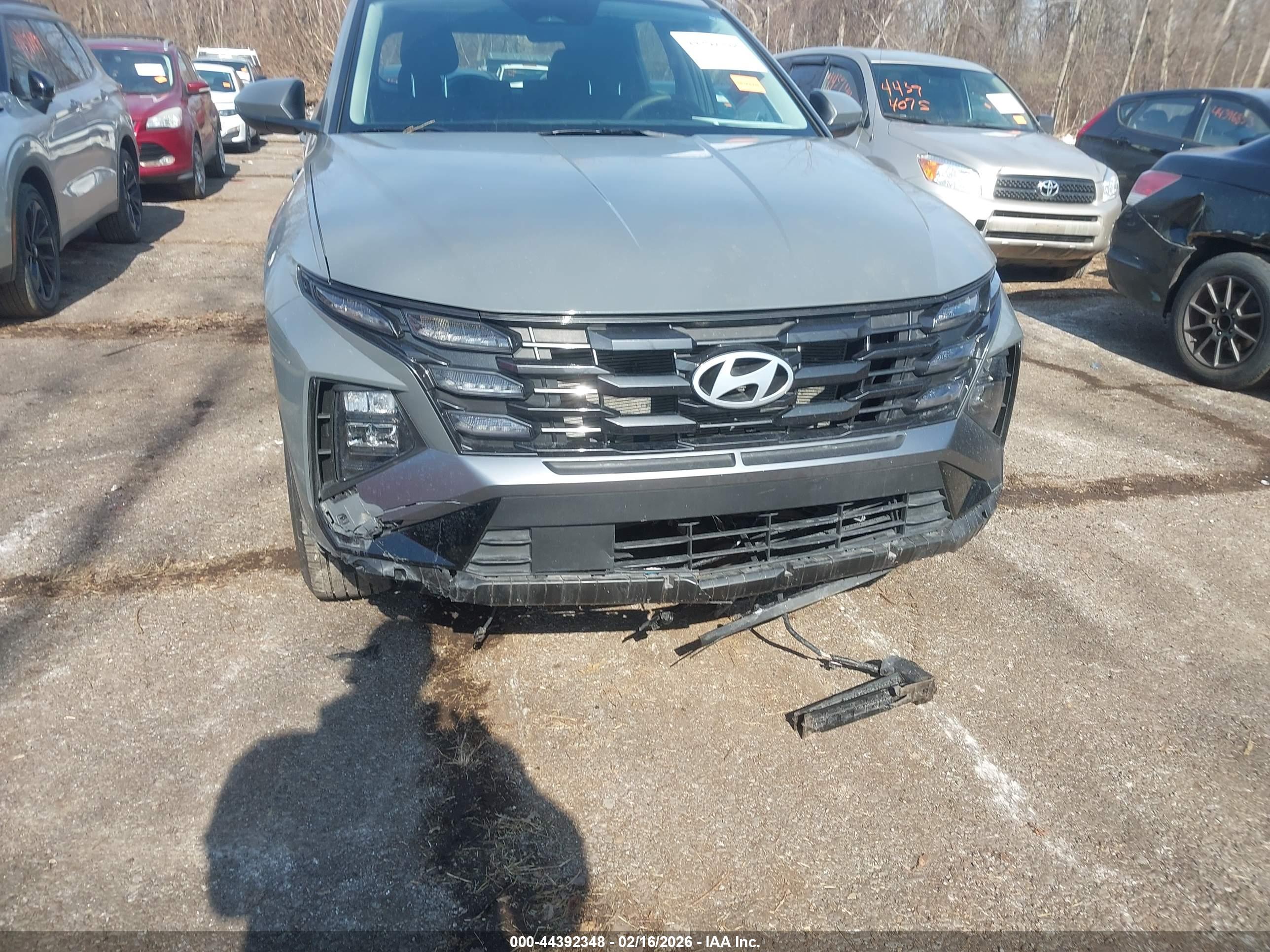 HYUNDAI TUCSON image 6