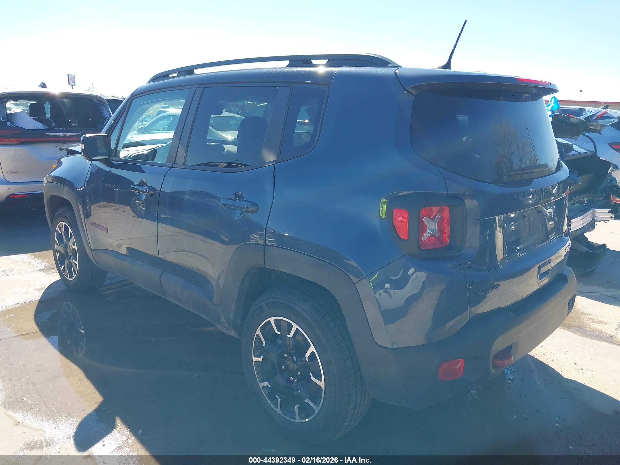 JEEP RENEGADE image 3