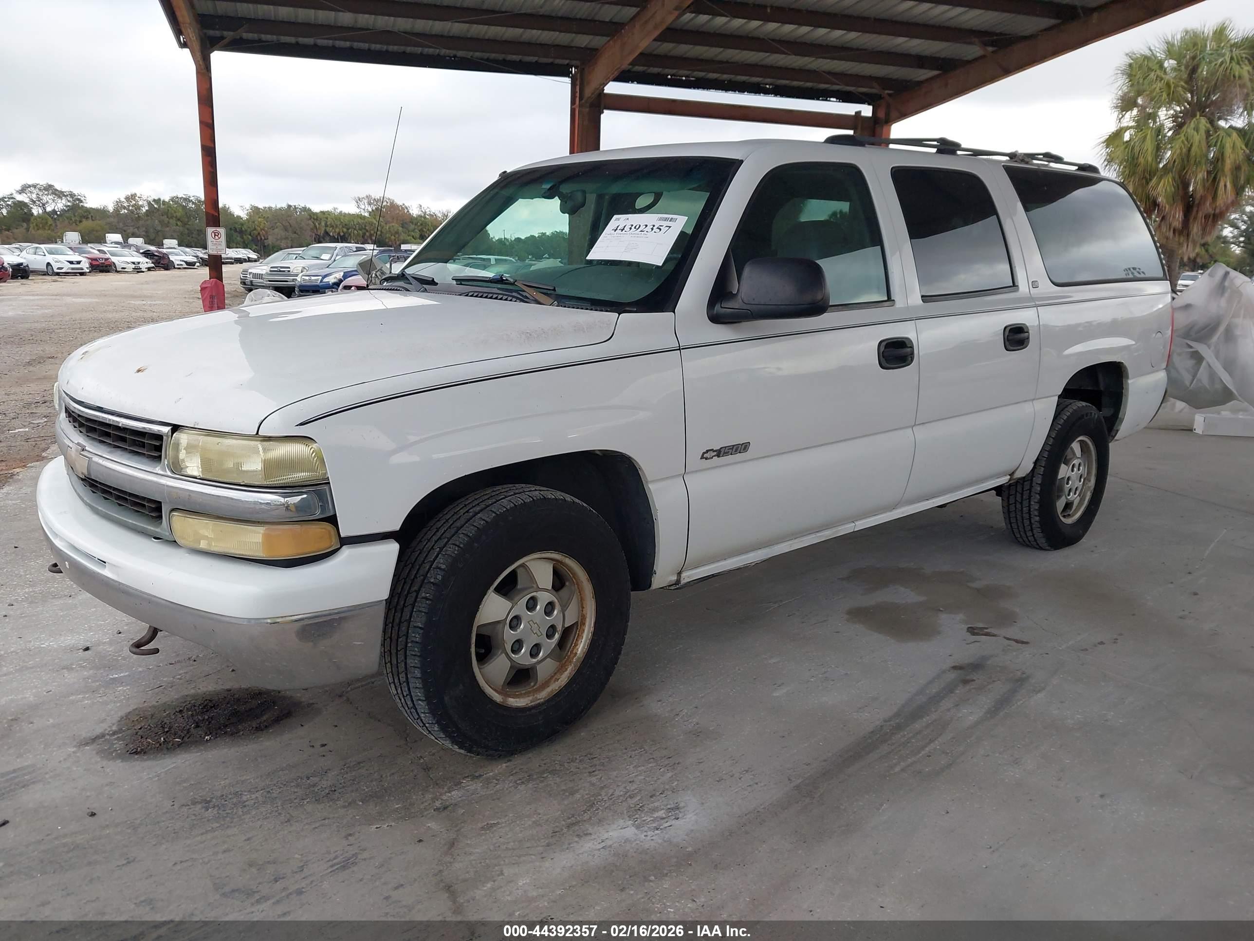 CHEVROLET SUBURBAN image 2